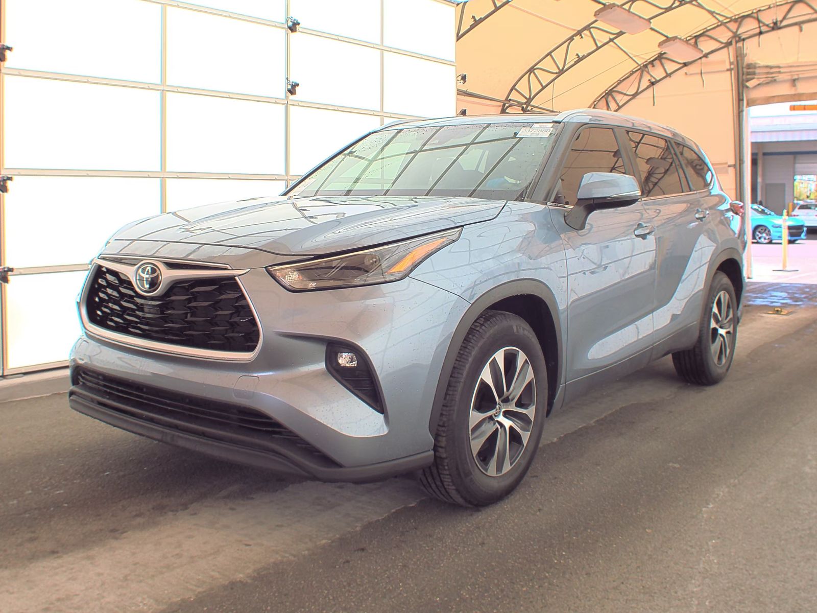 2023 Toyota Highlander XLE FWD
