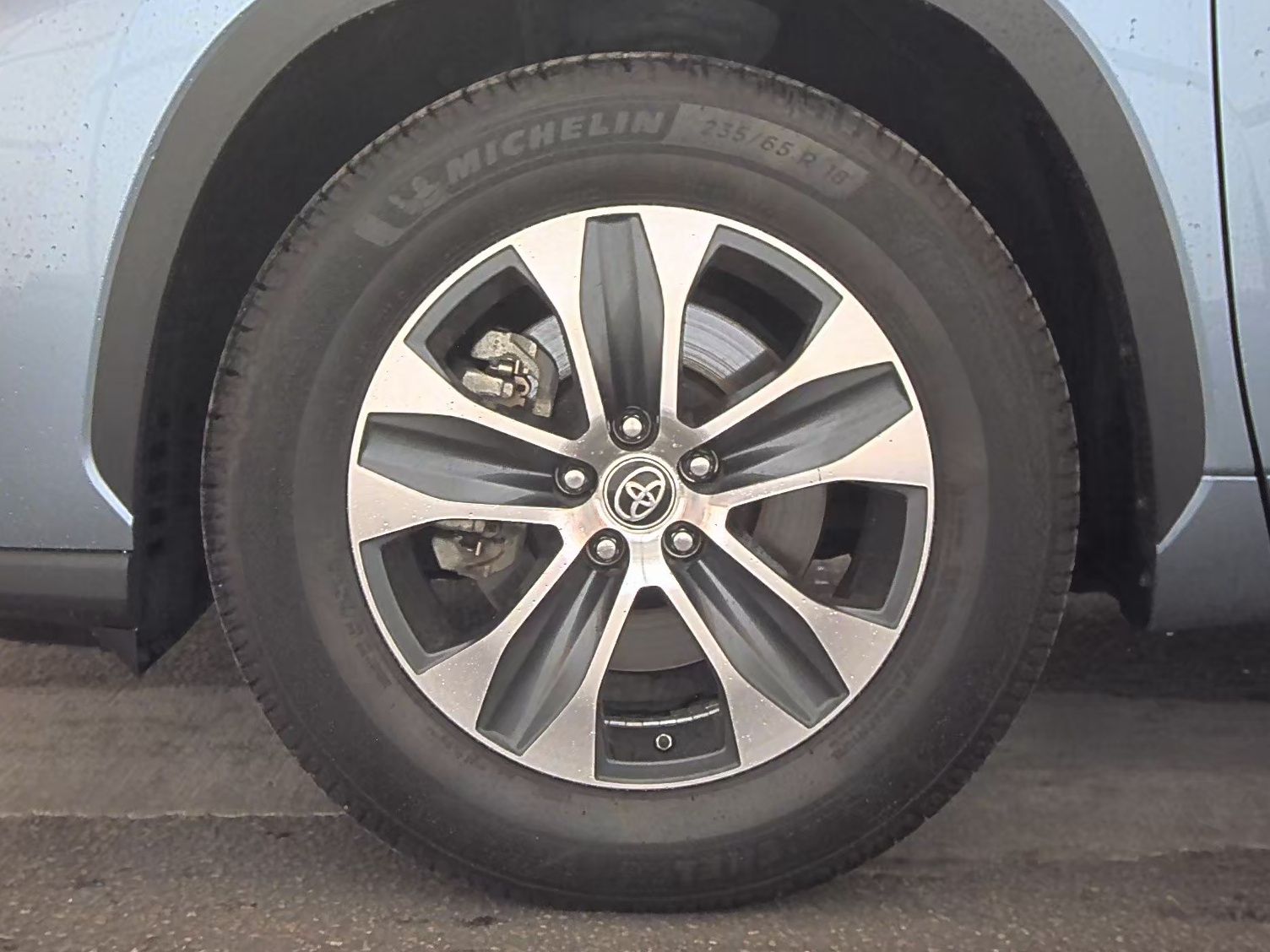 2023 Toyota Highlander XLE FWD