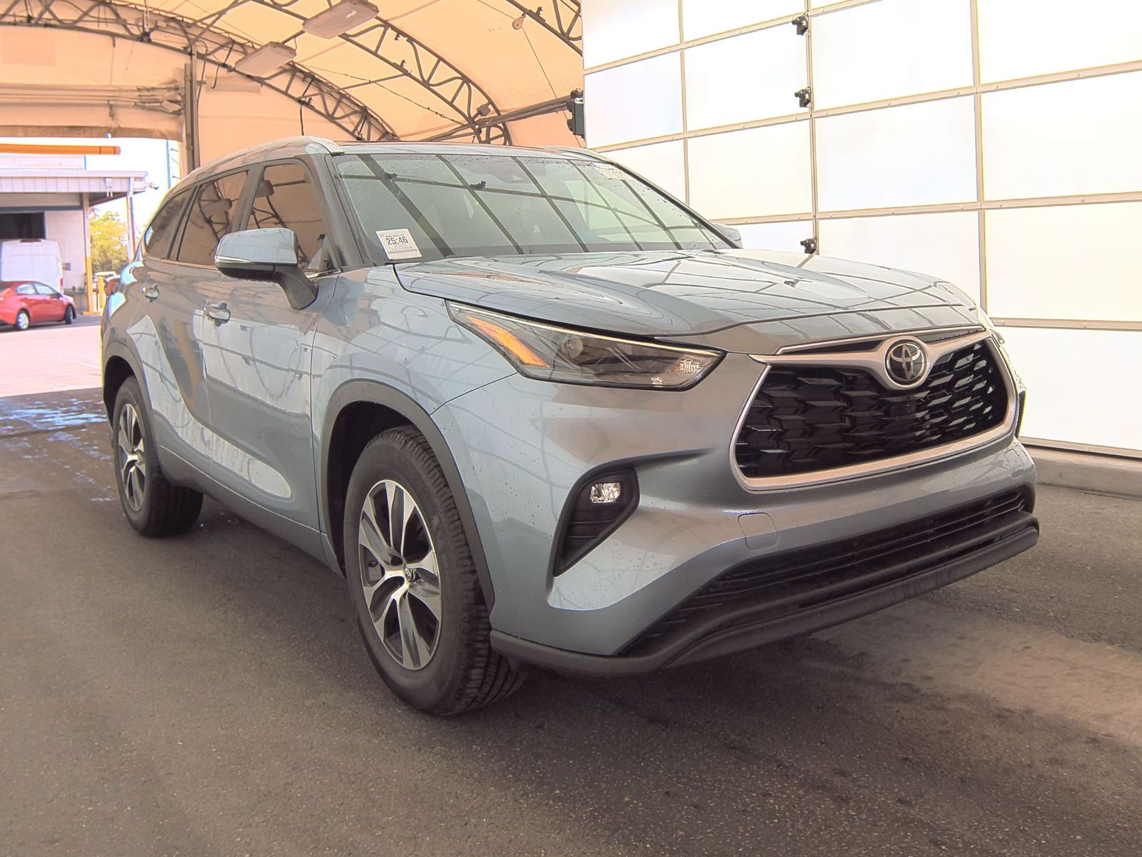 2023 Toyota Highlander XLE FWD
