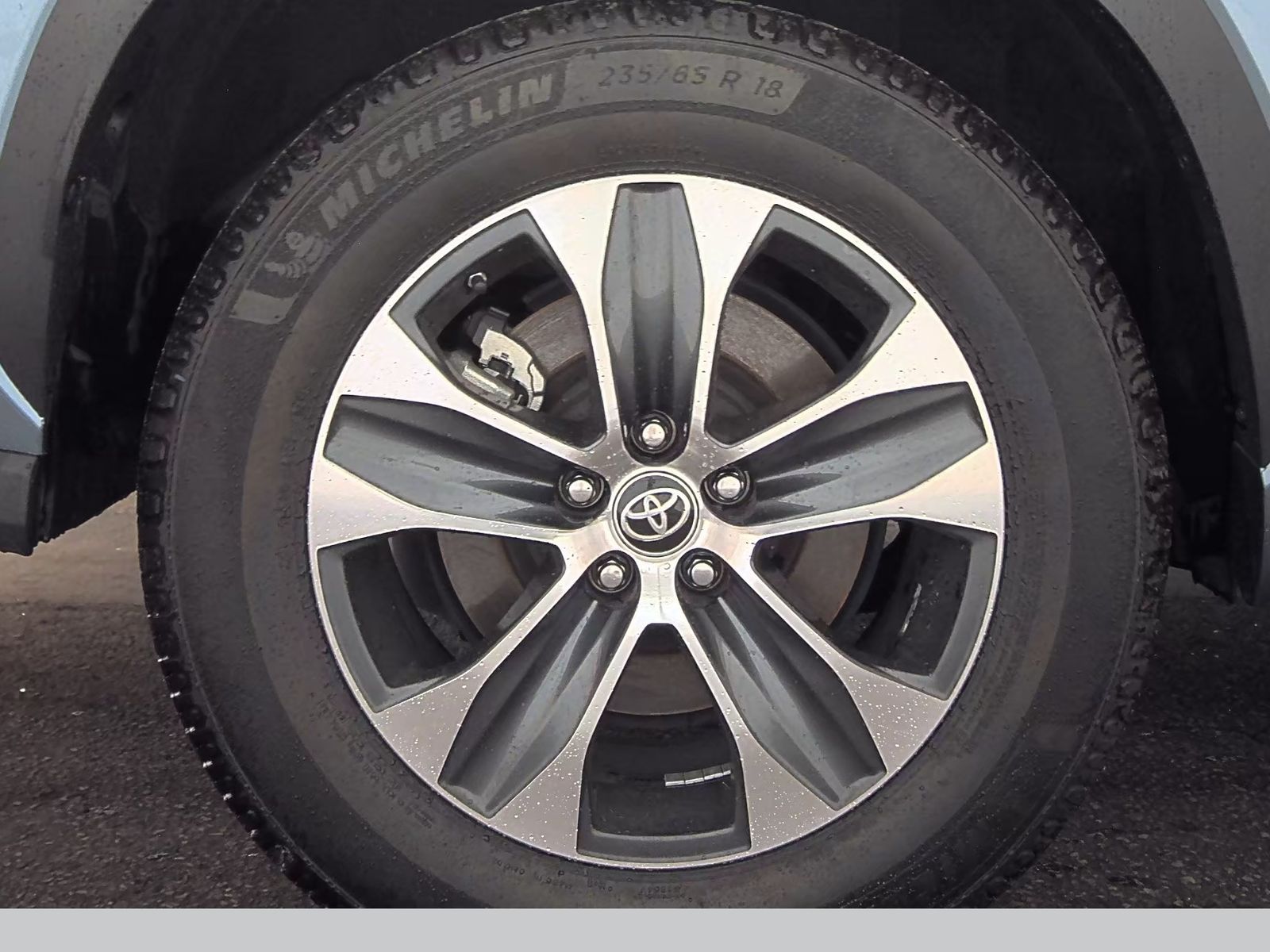 2023 Toyota Highlander XLE FWD