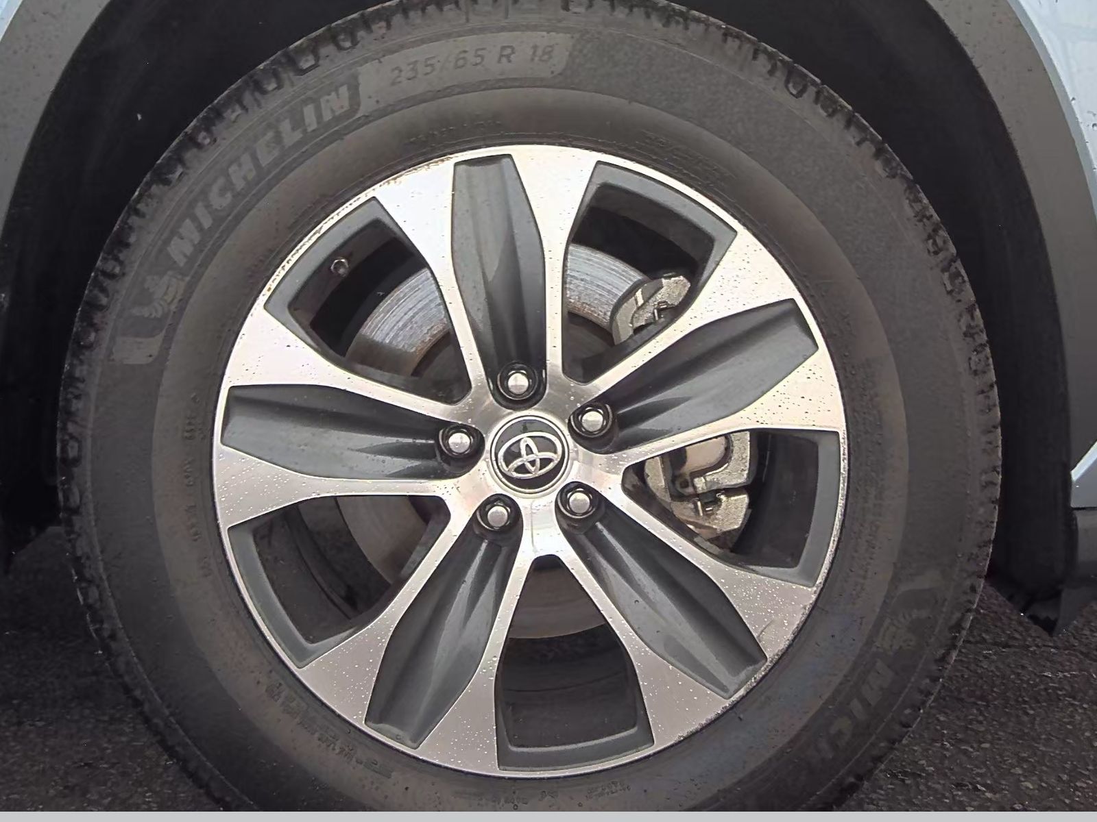 2023 Toyota Highlander XLE FWD