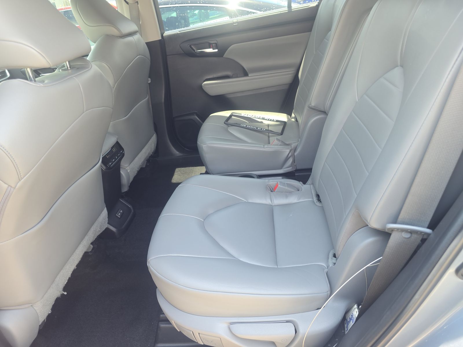 2023 Toyota Highlander XLE FWD