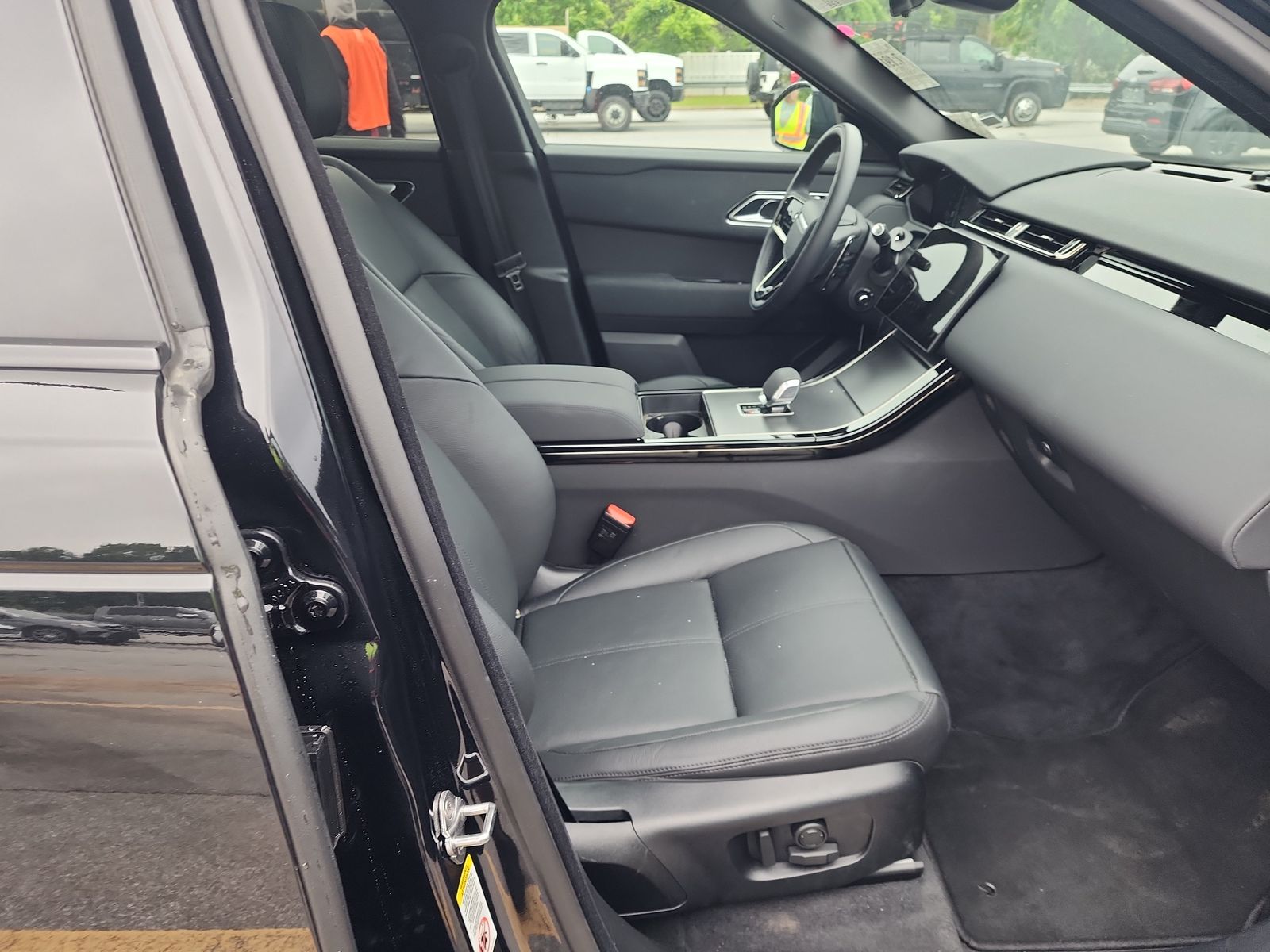 2025 Land Rover Range Rover Velar Dynamic SE AWD