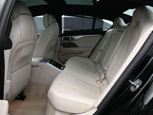 2022 BMW 8 Series 840i xDrive AWD