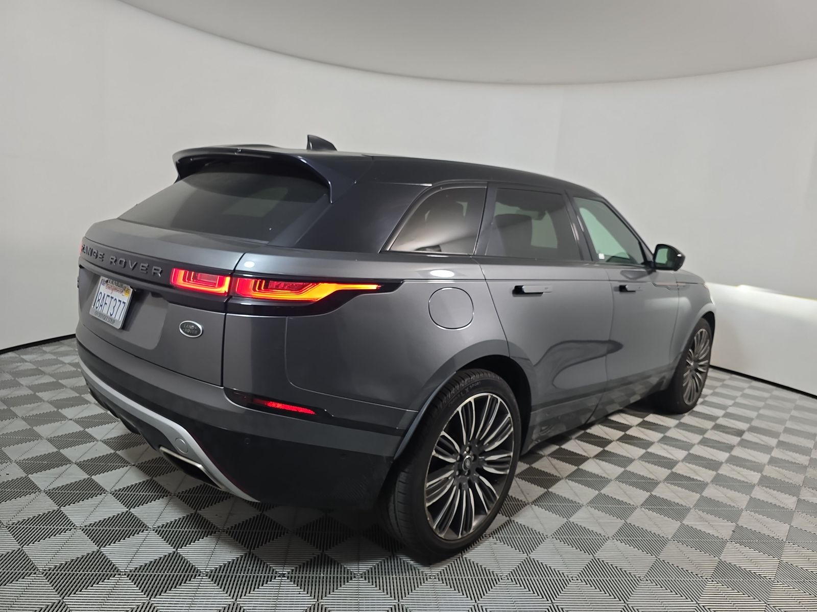 2018 Land Rover Range Rover Velar R-Dynamic HSE AWD