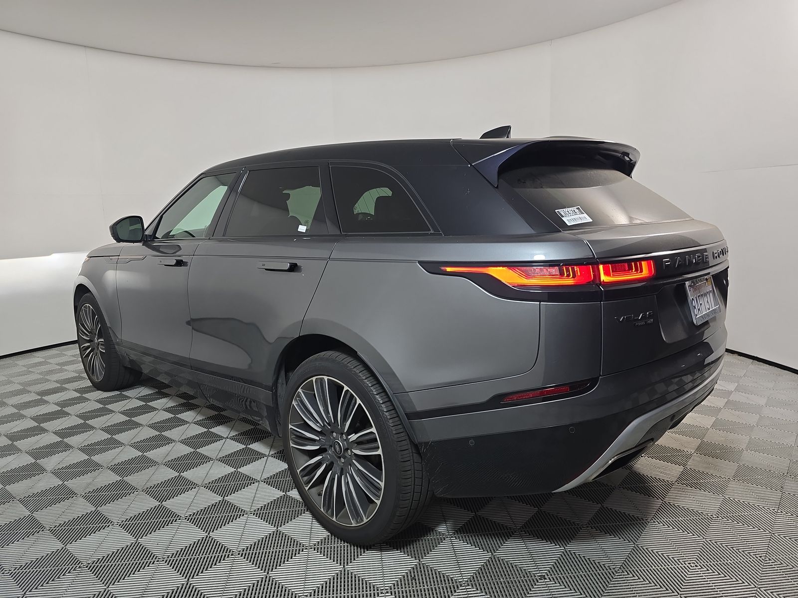 2018 Land Rover Range Rover Velar R-Dynamic HSE AWD