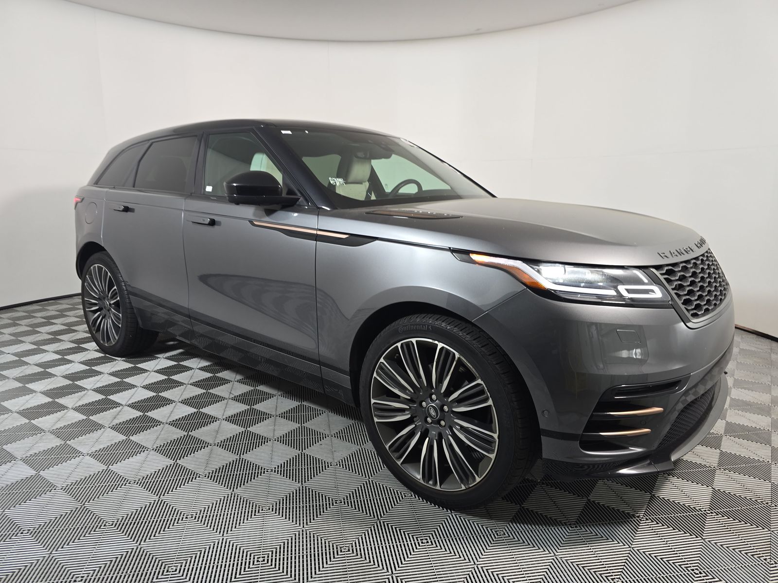 2018 Land Rover Range Rover Velar R-Dynamic HSE AWD
