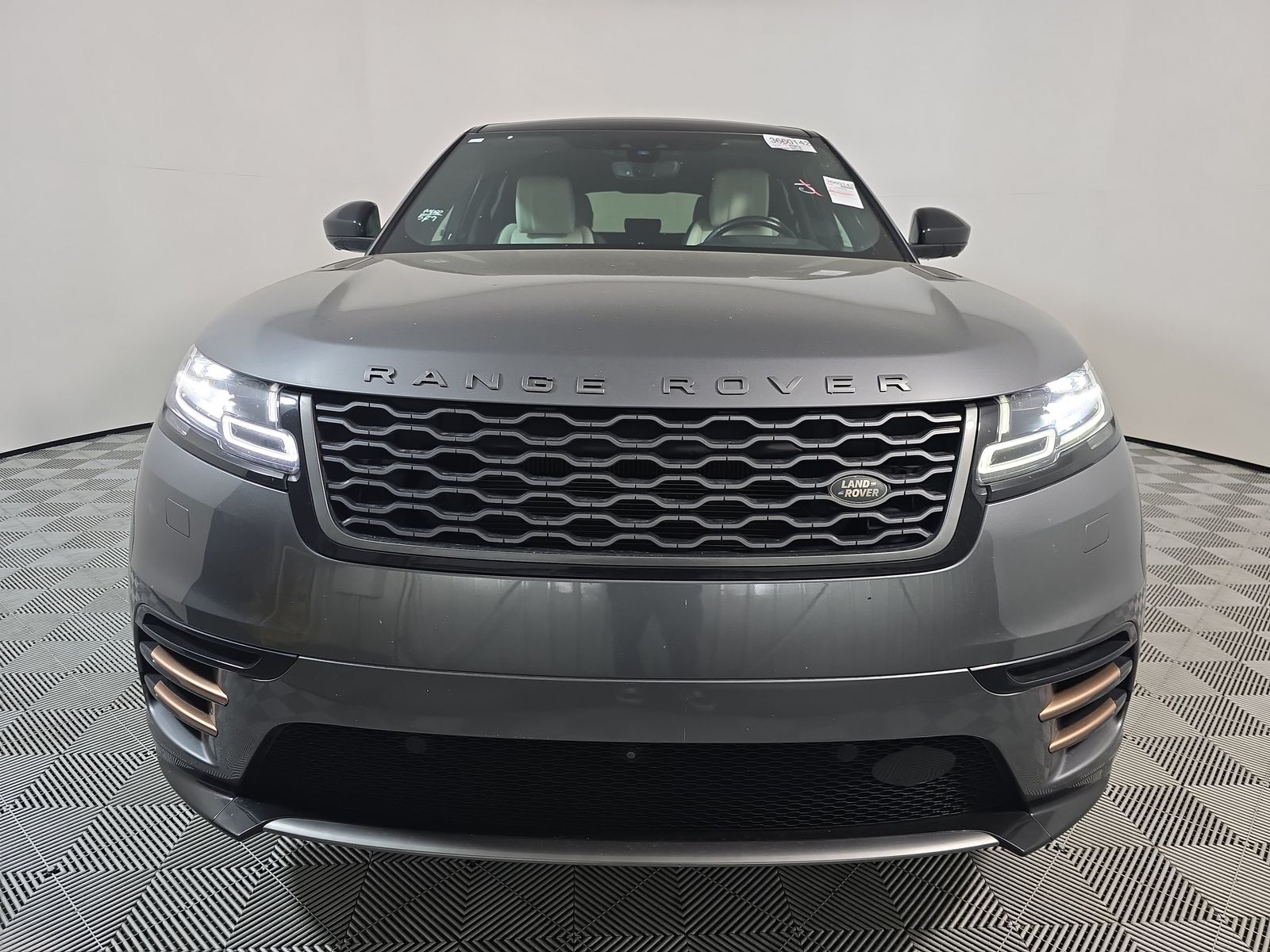 2018 Land Rover Range Rover Velar R-Dynamic HSE AWD
