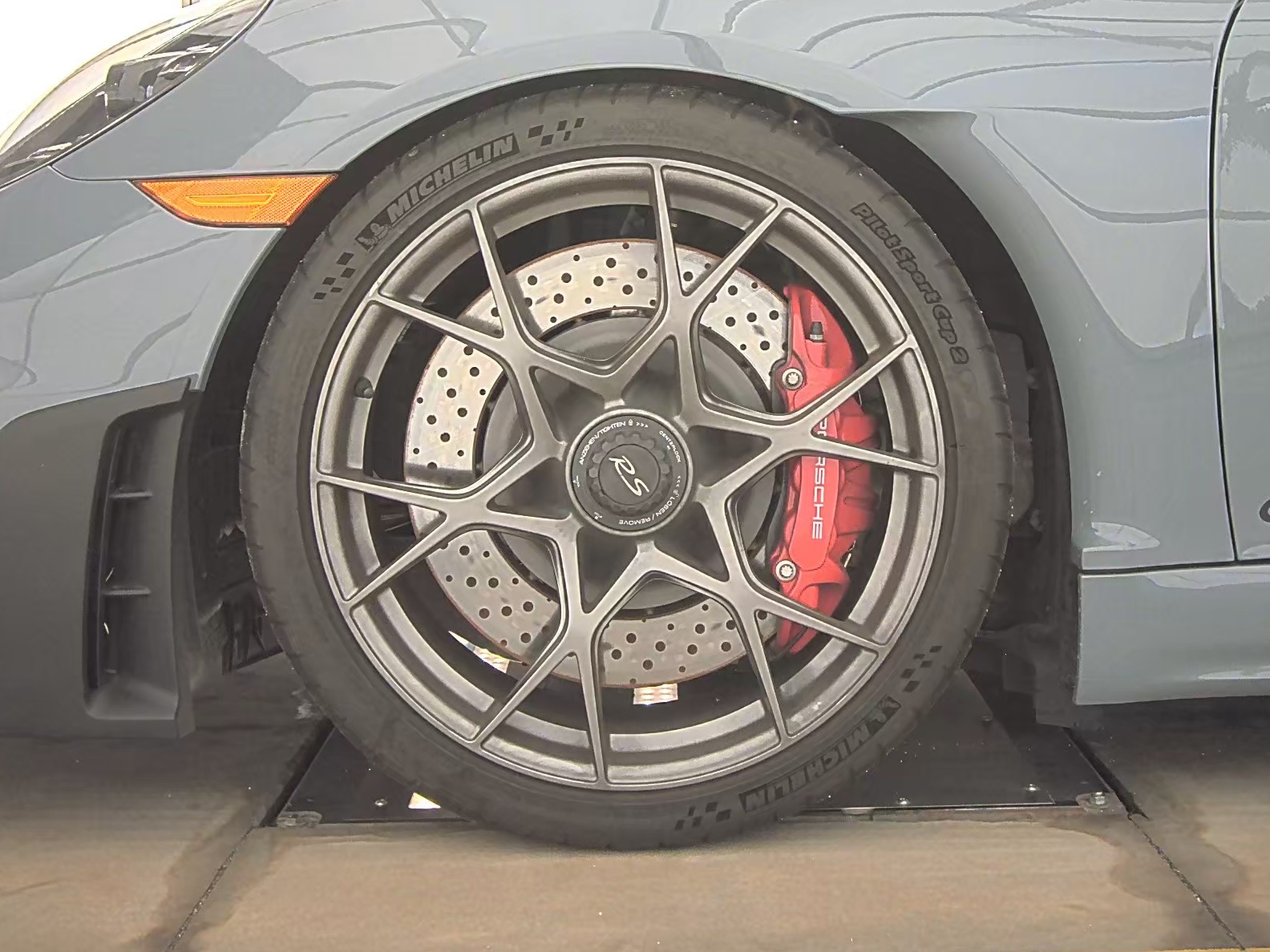 2024 Porsche 718 Cayman GT4 RS RWD