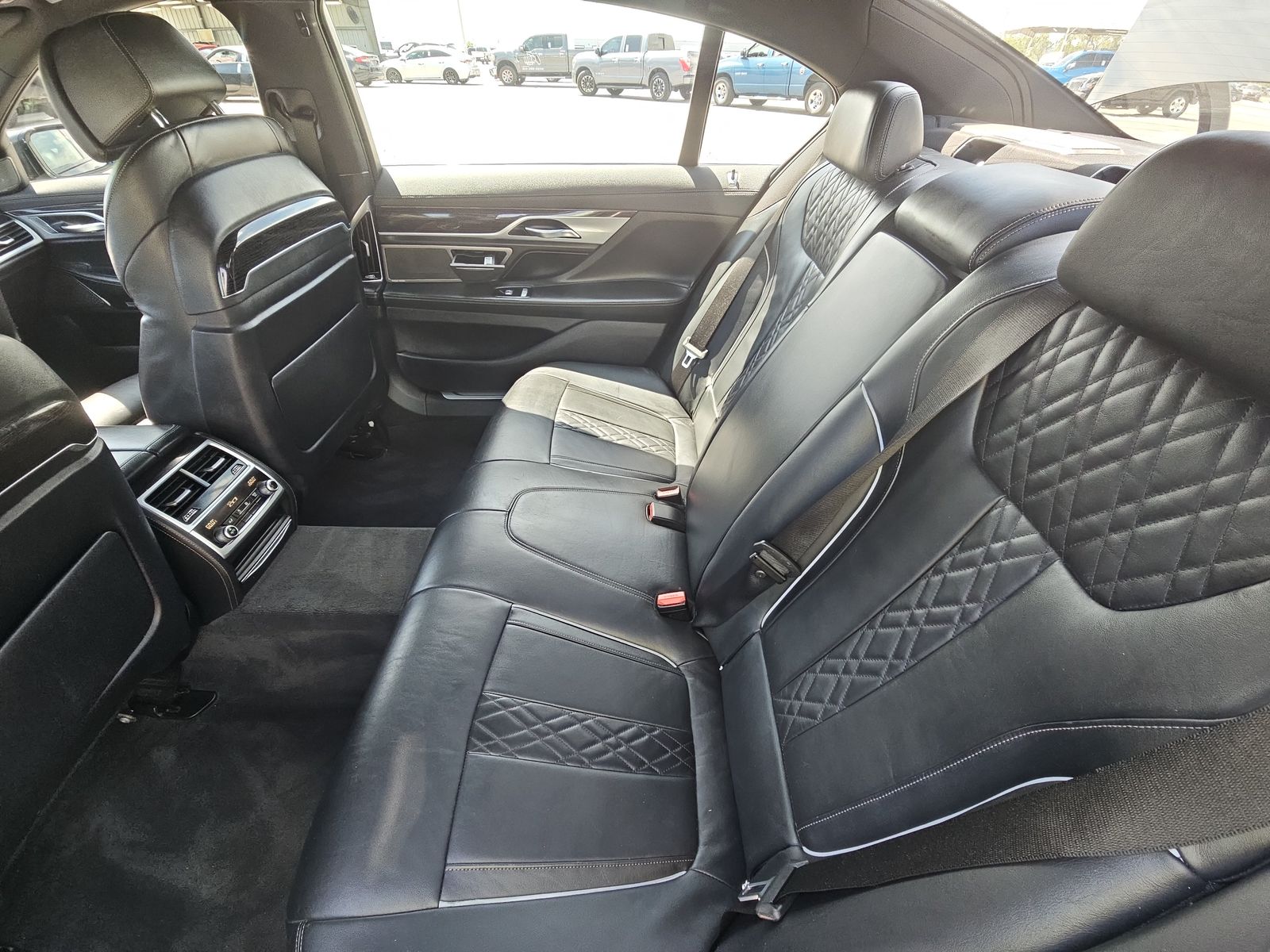 2017 BMW 7 Series 750i RWD