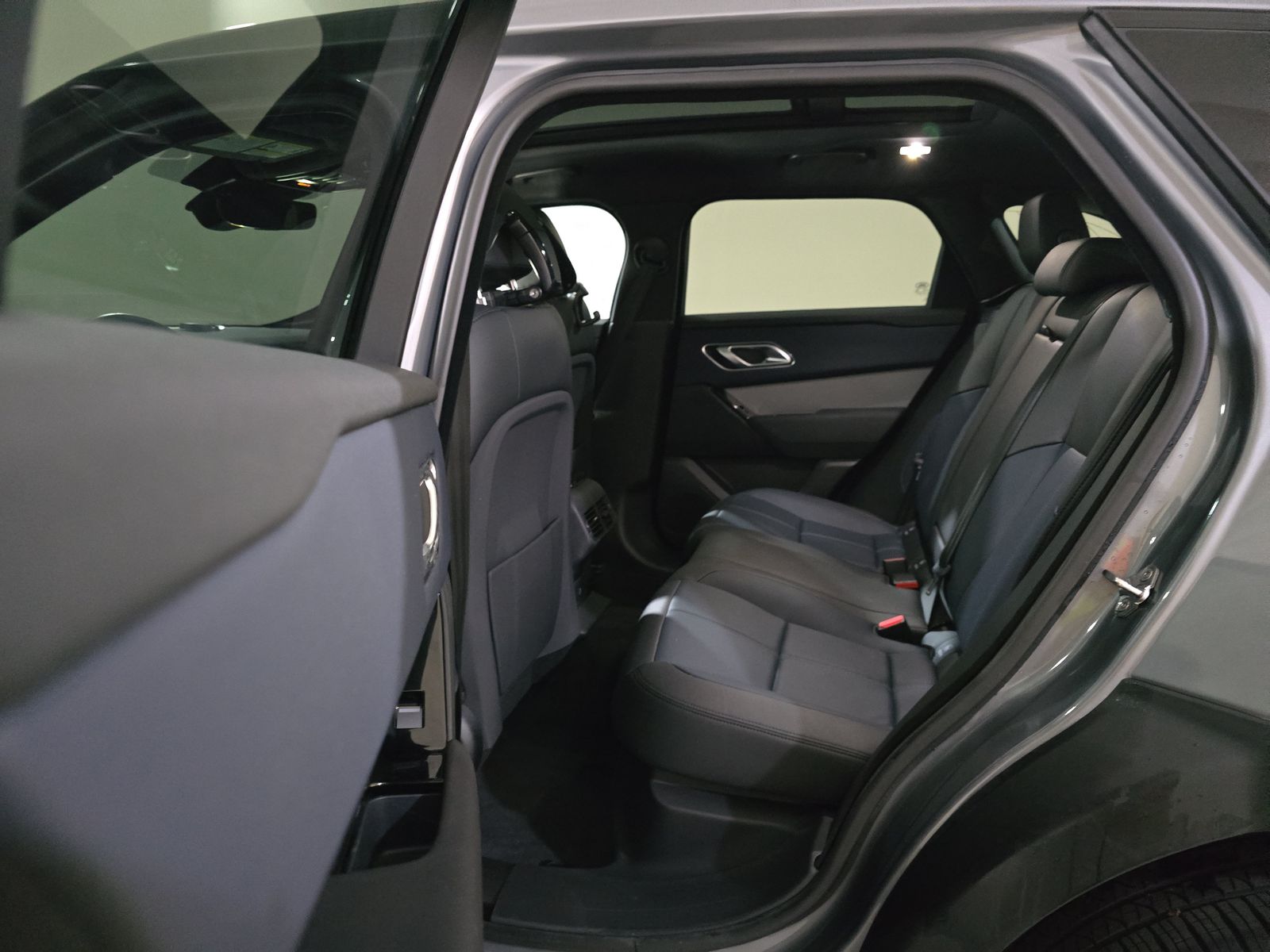 2025 Land Rover Range Rover Velar S AWD