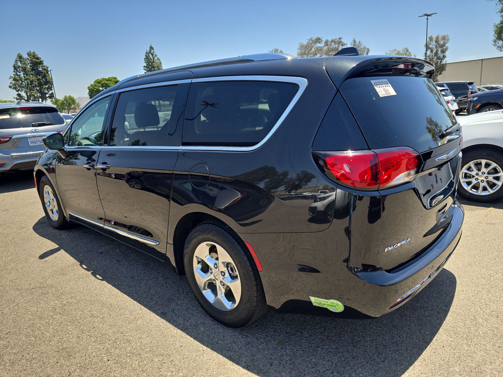 2020 Chrysler Pacifica Hybrid Touring L FWD