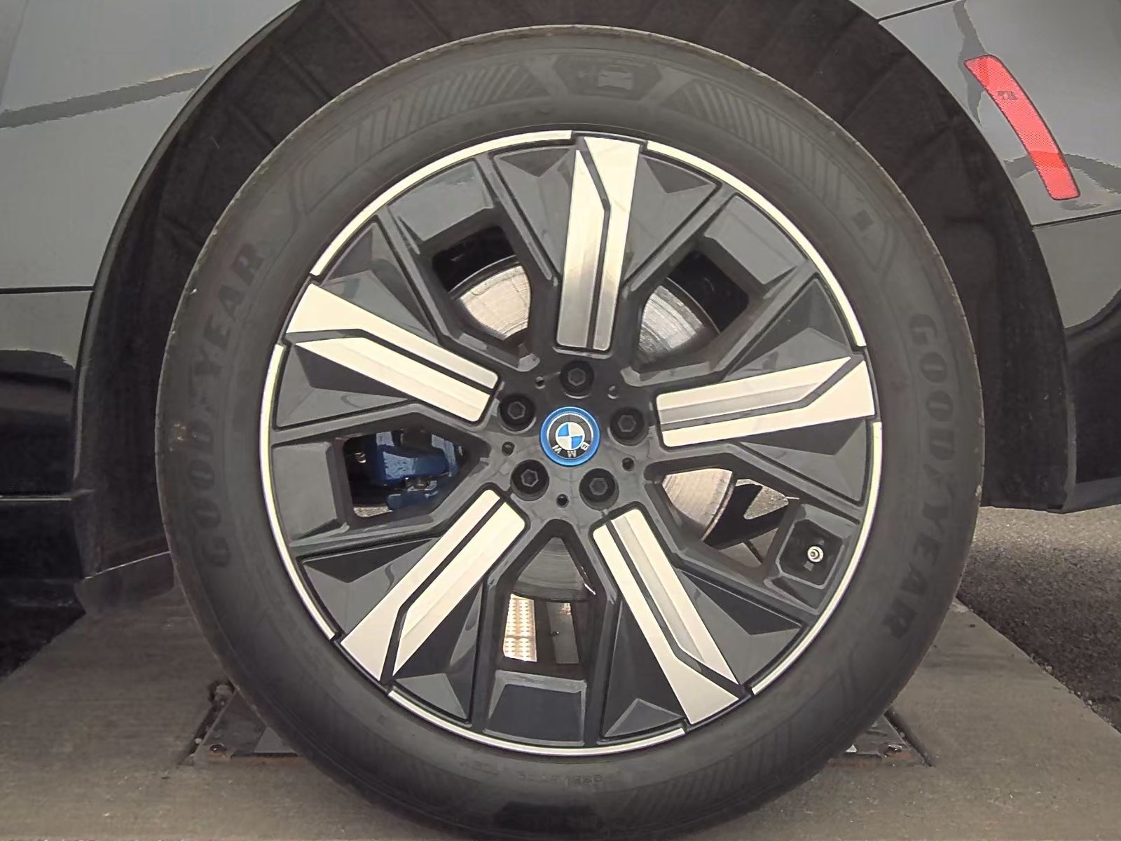 2023 BMW iX xDrive50 AWD