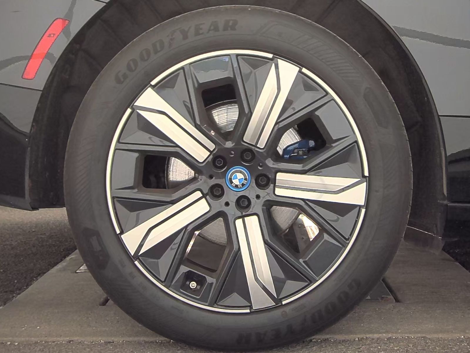 2023 BMW iX xDrive50 AWD