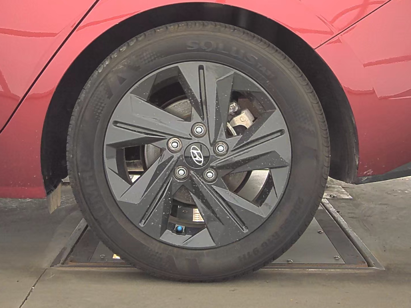 2023 Hyundai Elantra SEL FWD