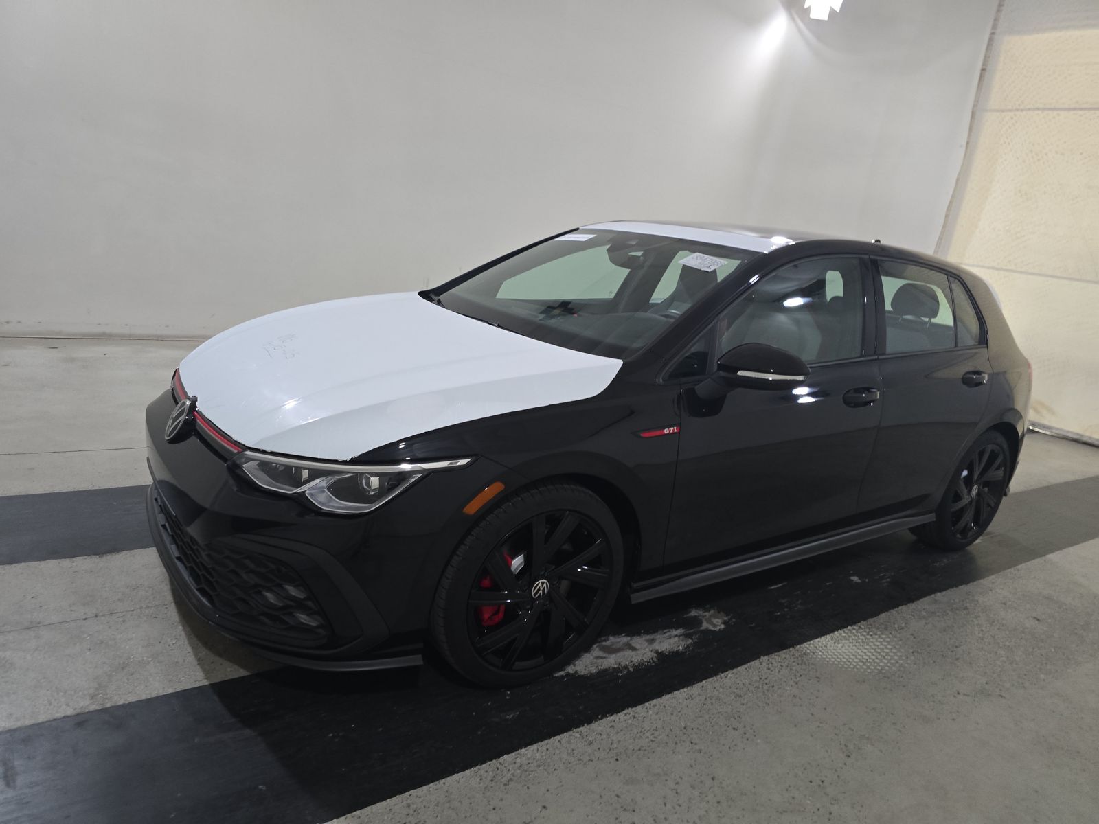 2023 Volkswagen Golf GTI 2.0T SE FWD