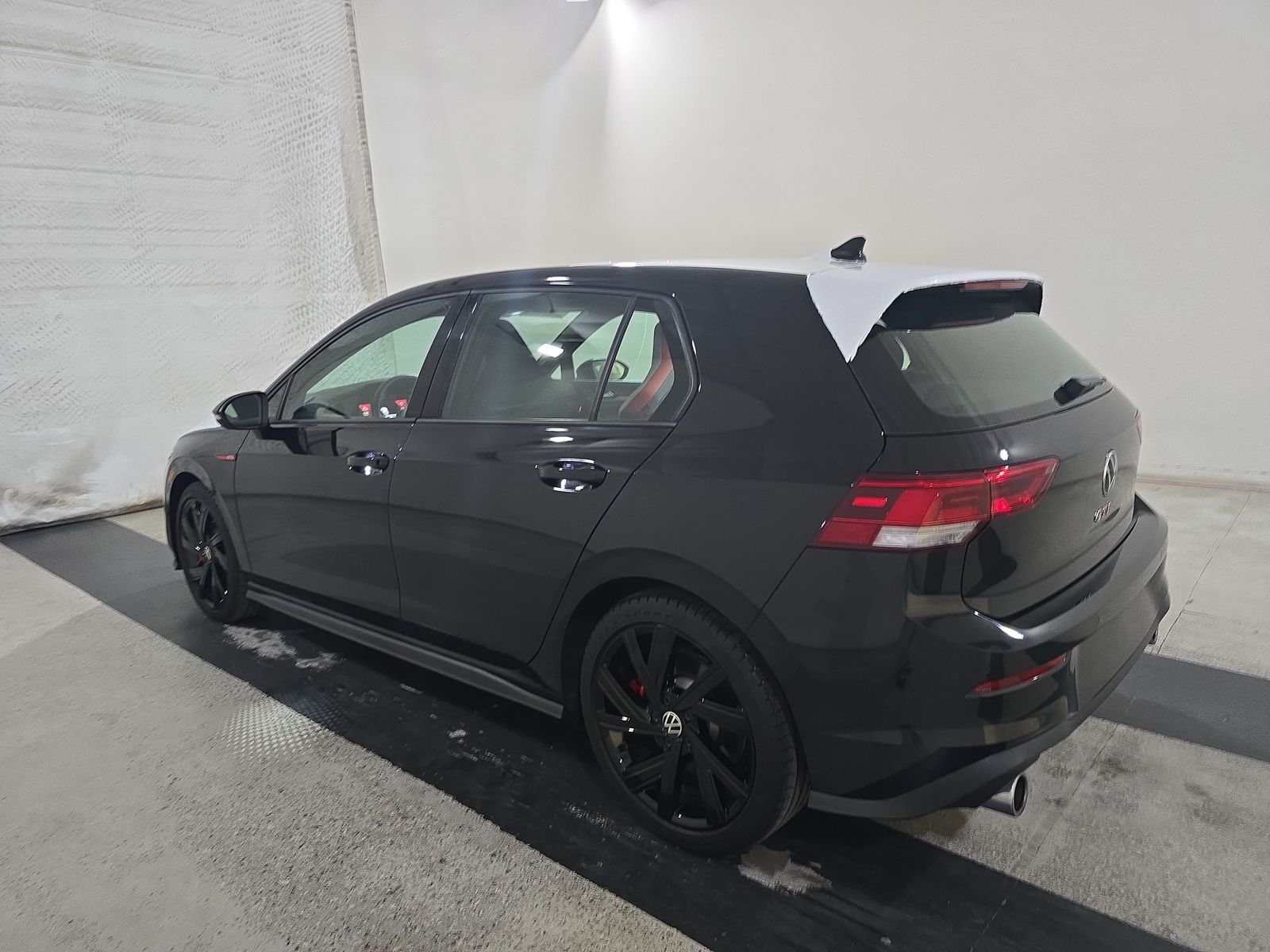 2023 Volkswagen Golf GTI 2.0T SE FWD