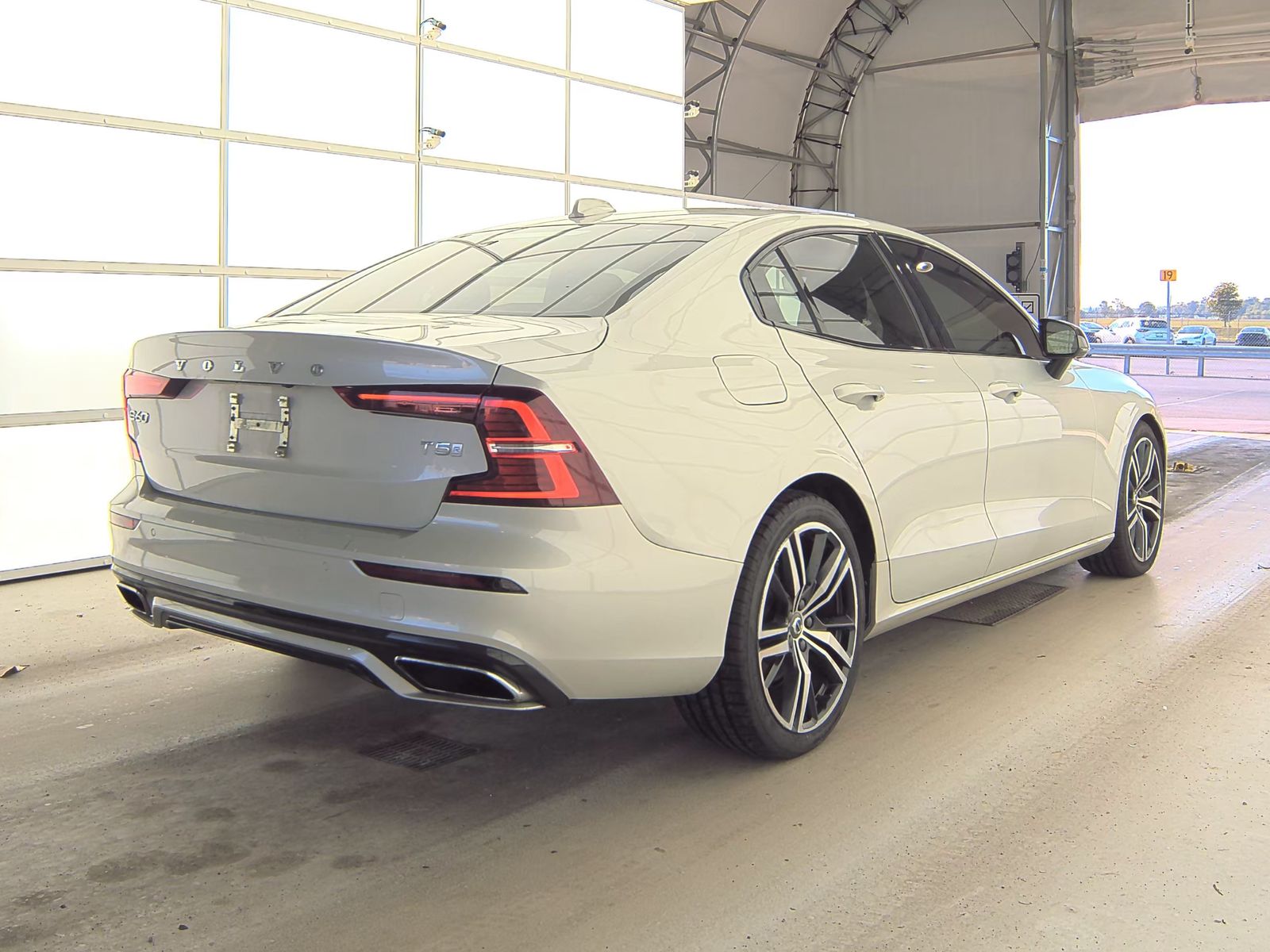 2019 Volvo S60 T5 R-Design FWD