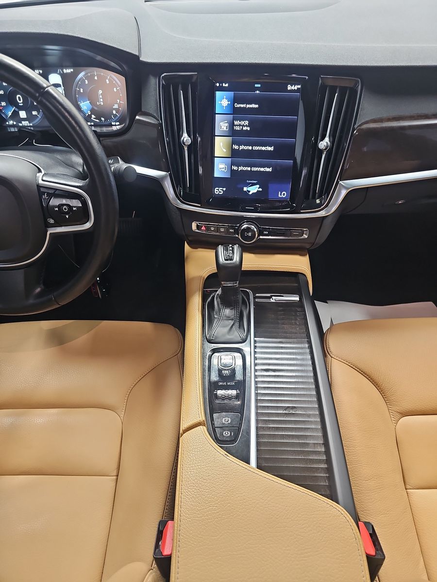 2018 Volvo S90 T5 Momentum FWD