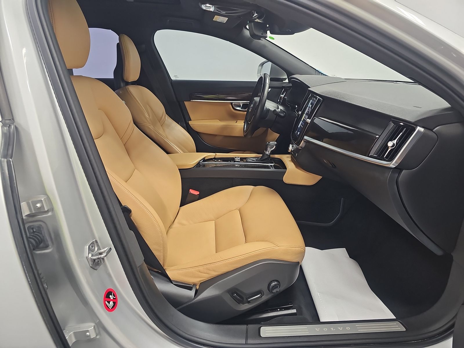 2018 Volvo S90 T5 Momentum FWD