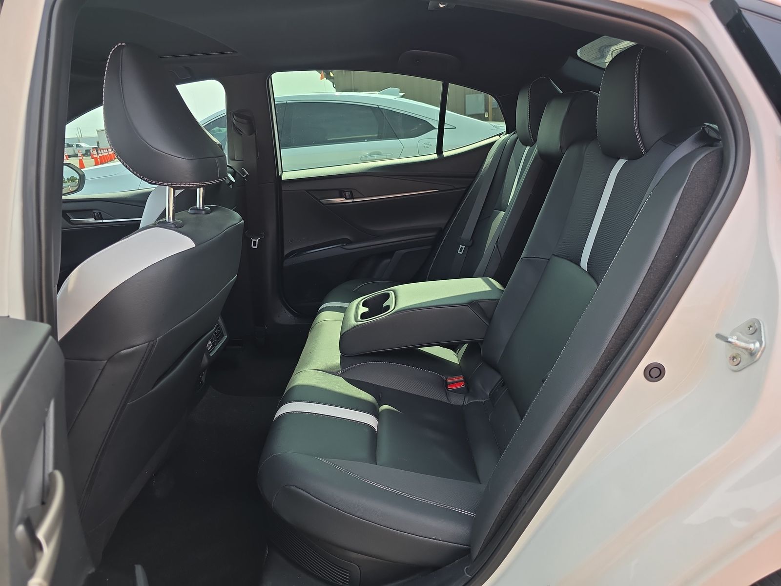 2025 Toyota Camry SE FWD