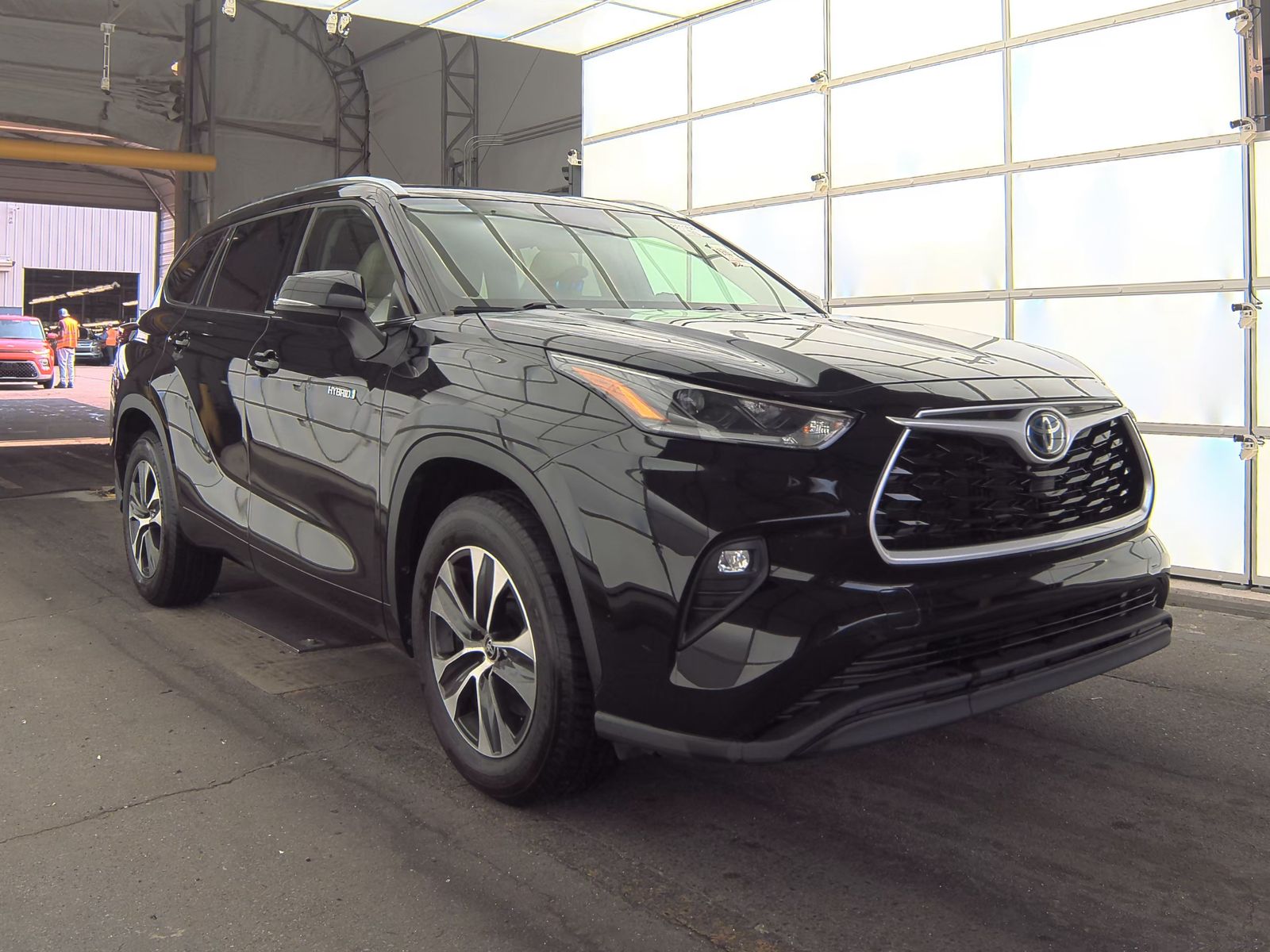 2021 Toyota Highlander Hybrid XLE FWD