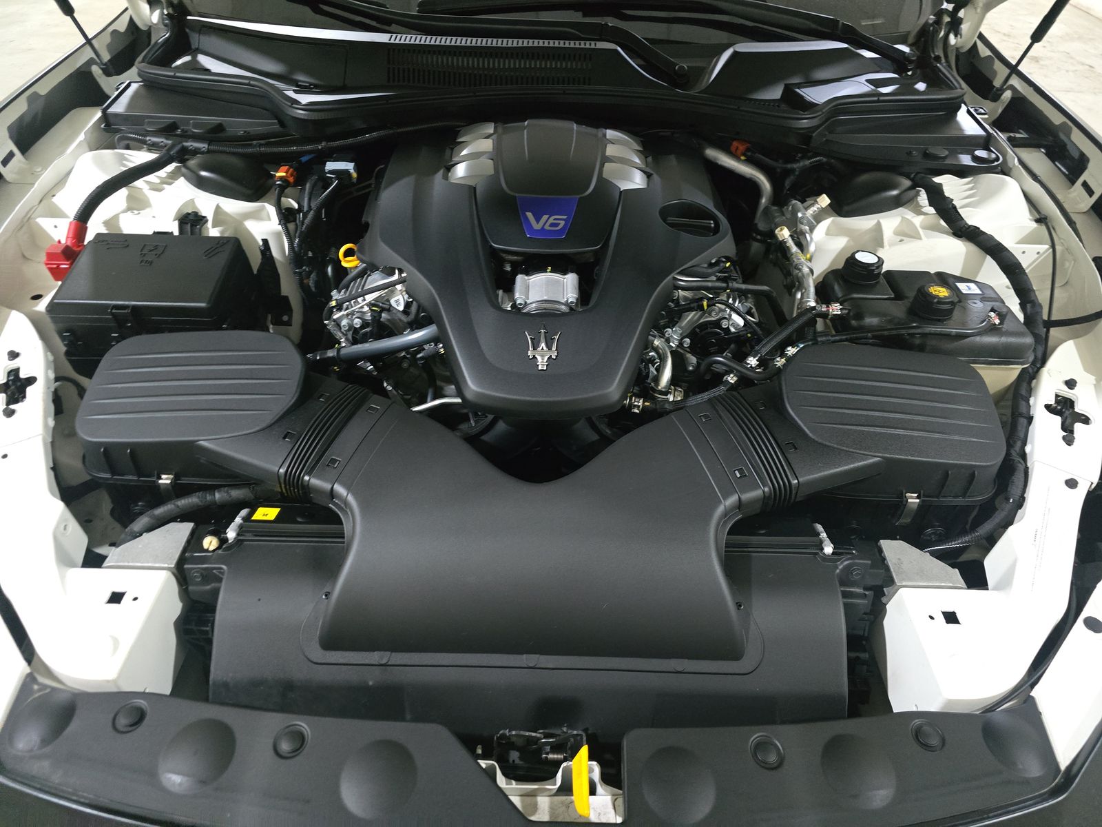 2022 Maserati Ghibli Modena RWD
