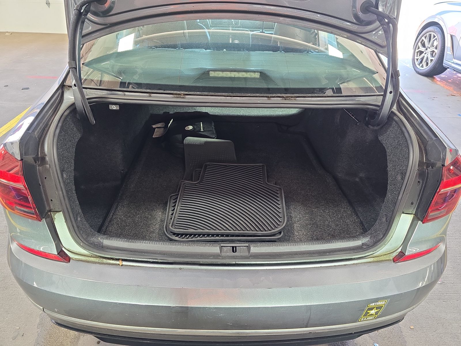 2018 Volkswagen Passat 2.0T R-Line FWD