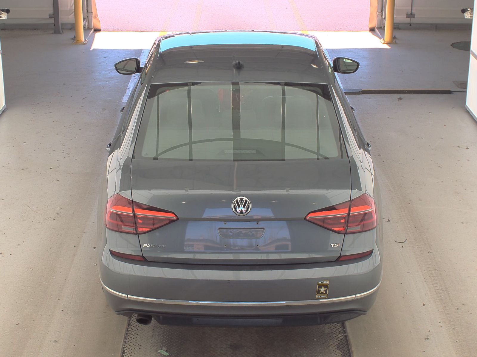 2018 Volkswagen Passat 2.0T R-Line FWD