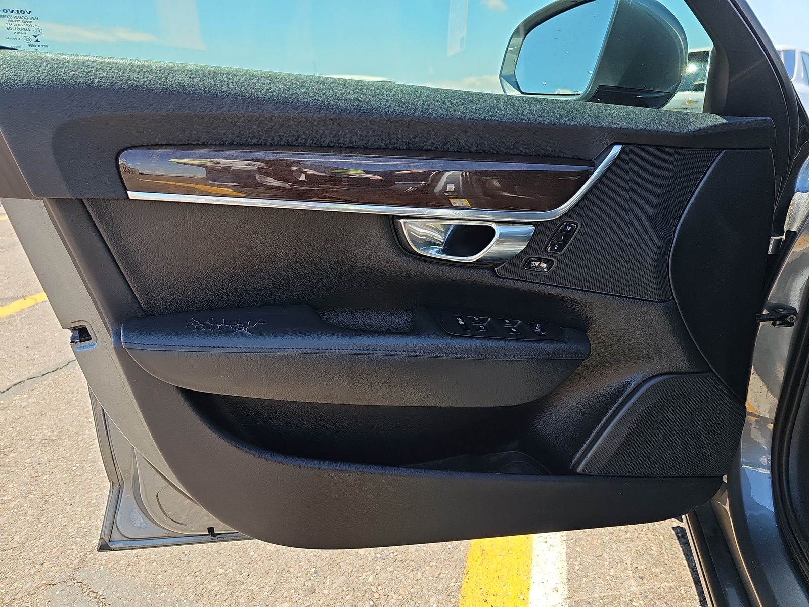 2017 Volvo S90 T5 Momentum FWD