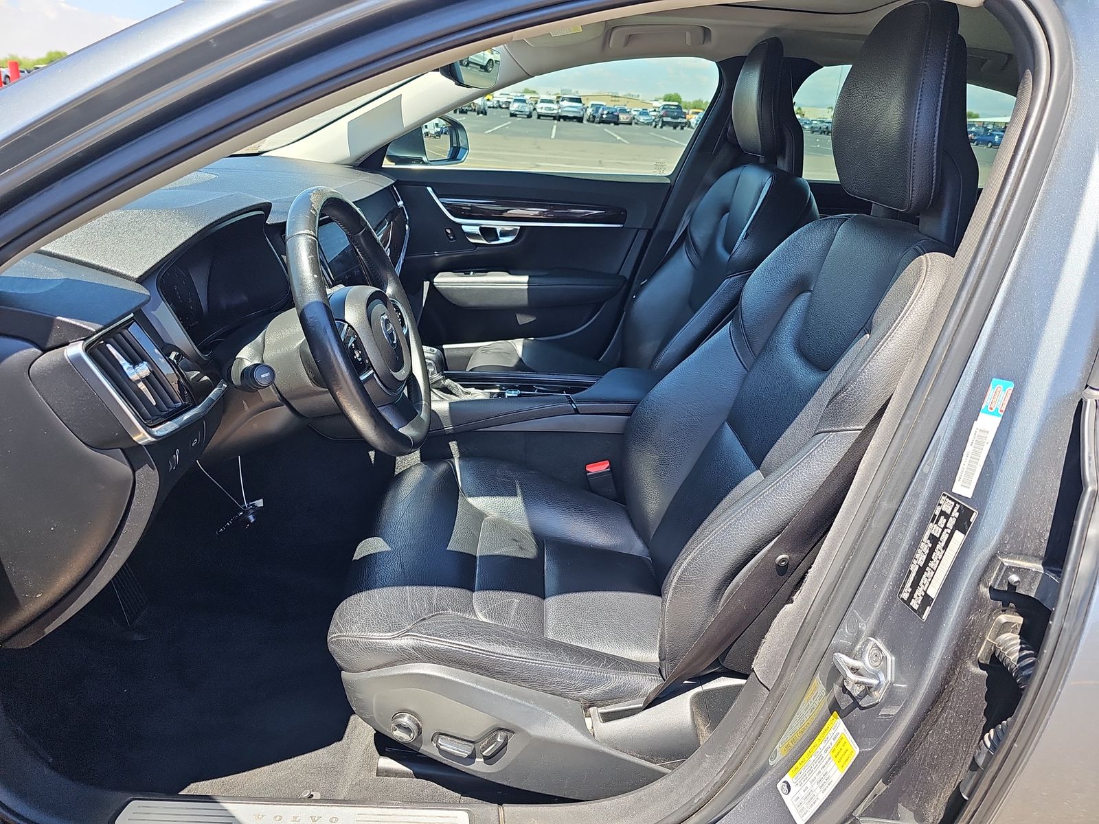 2017 Volvo S90 T5 Momentum FWD