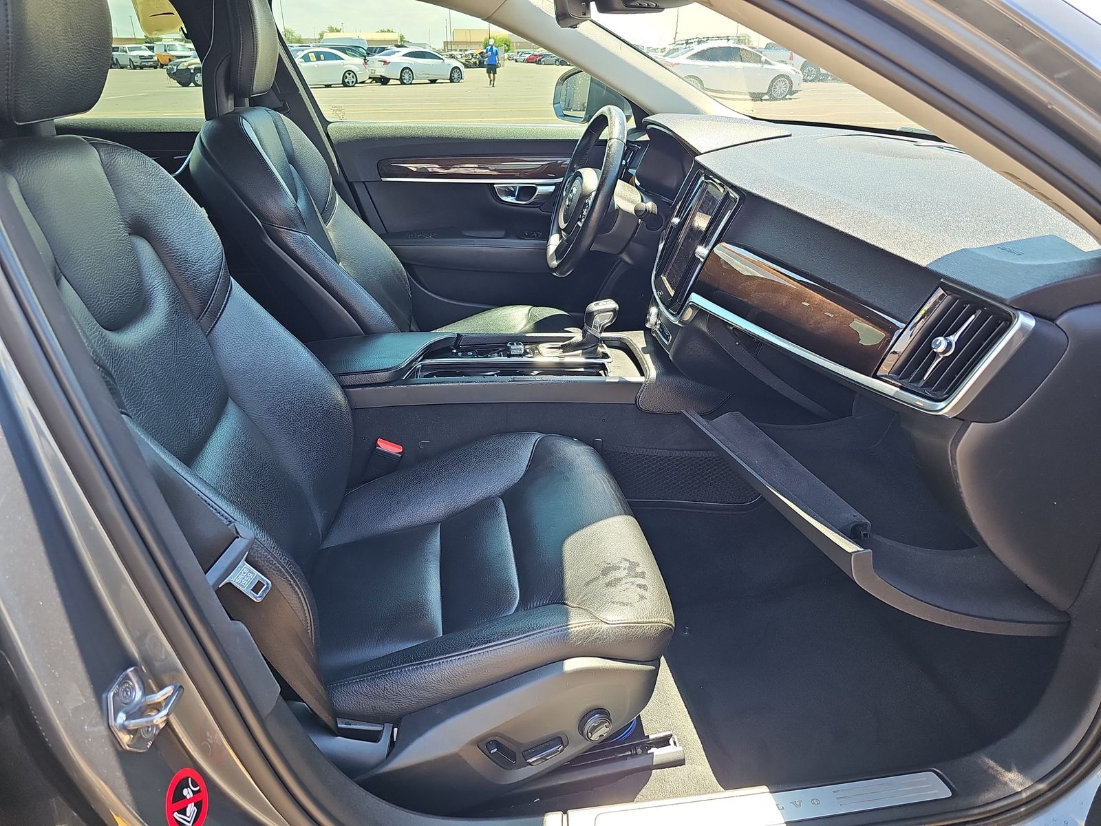 2017 Volvo S90 T5 Momentum FWD