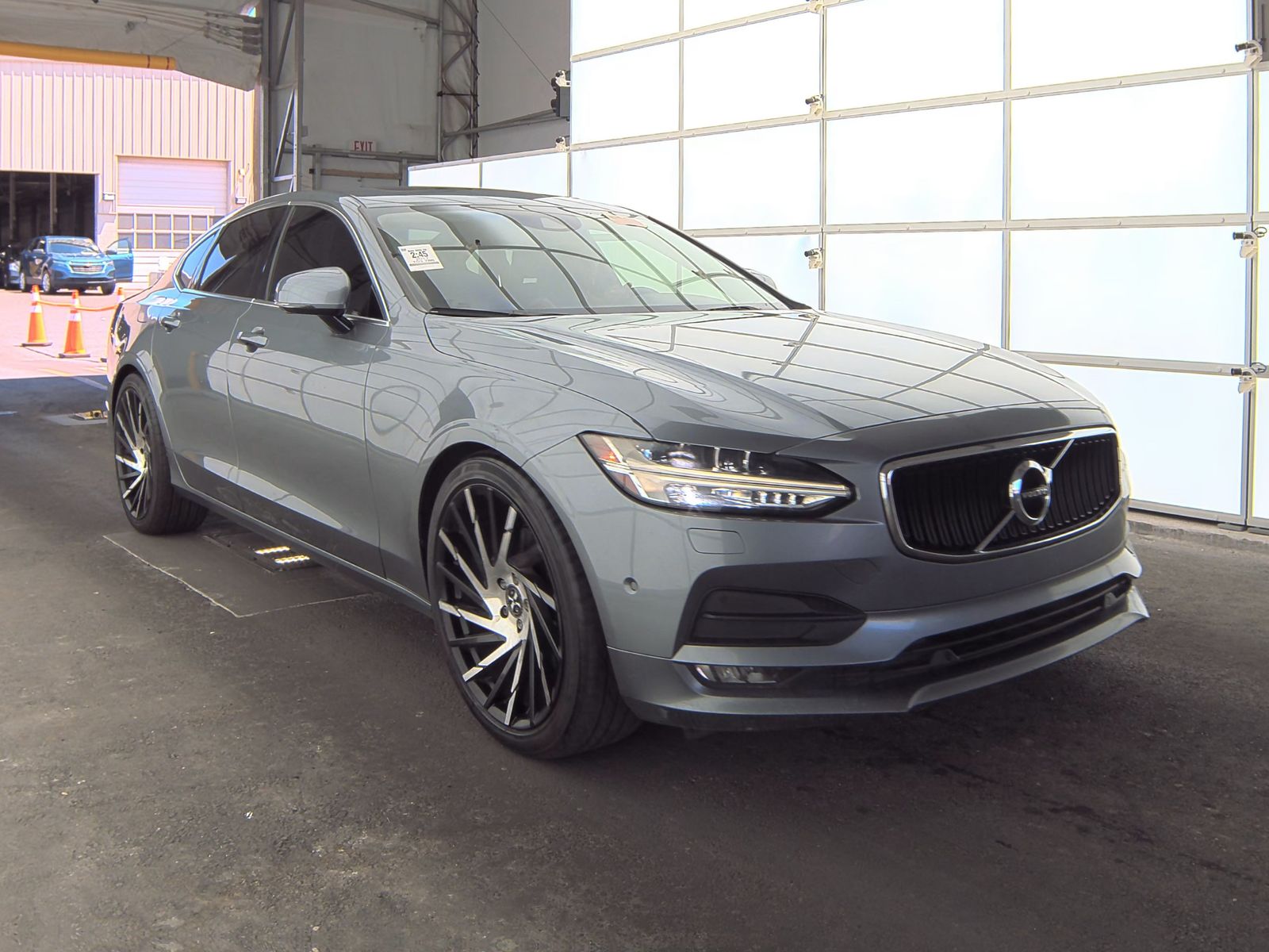 2017 Volvo S90 T5 Momentum FWD