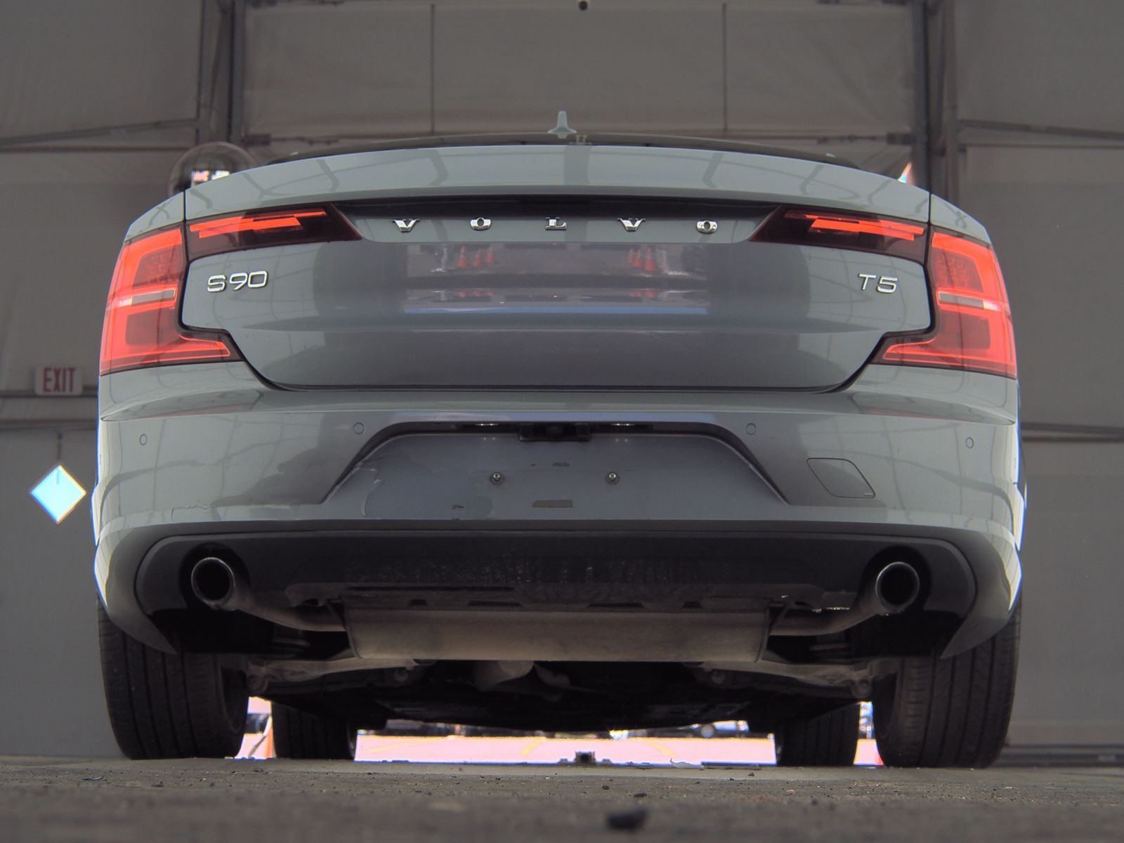 2017 Volvo S90 T5 Momentum FWD