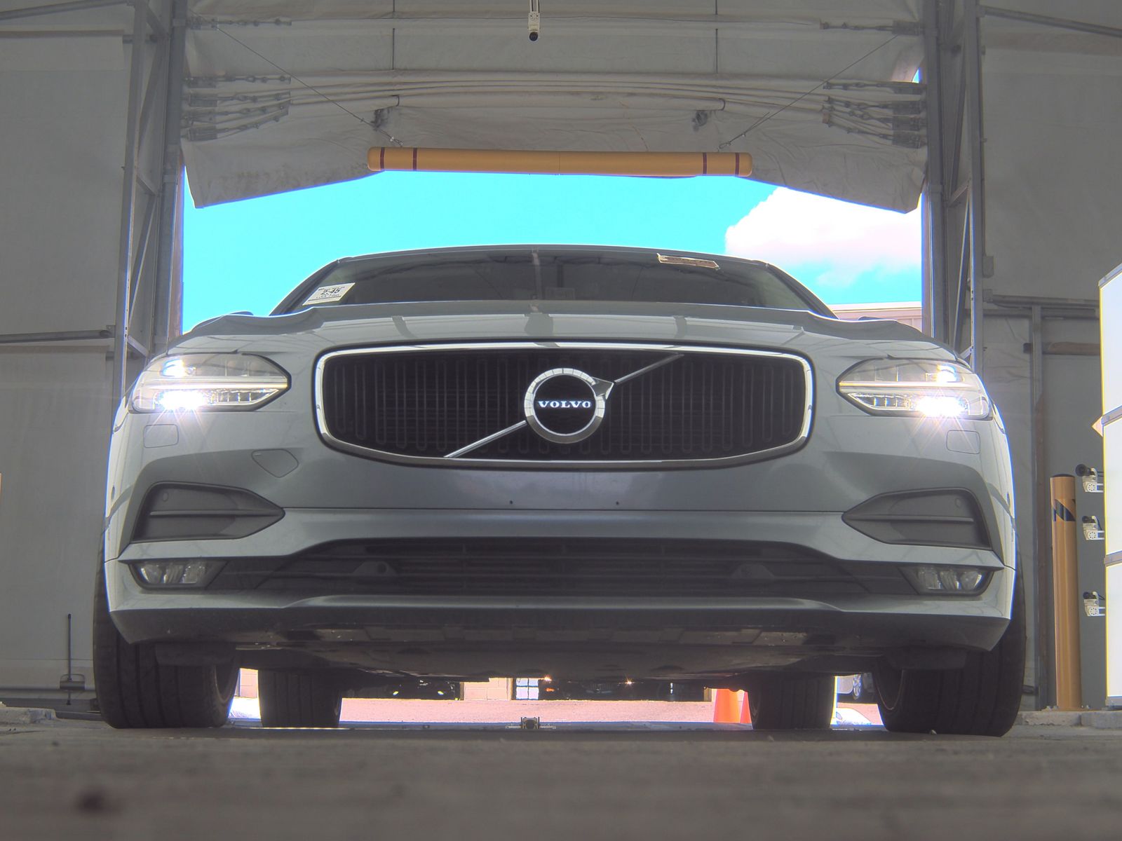 2017 Volvo S90 T5 Momentum FWD