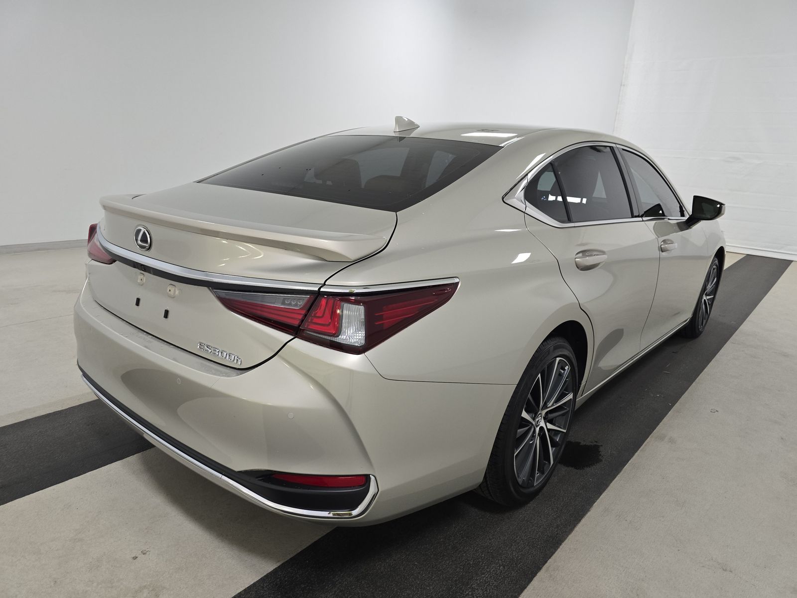 2025 Lexus ES ES 300h FWD
