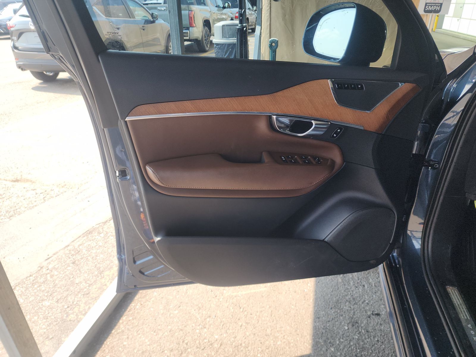 2023 Volvo XC90 B6 Plus AWD
