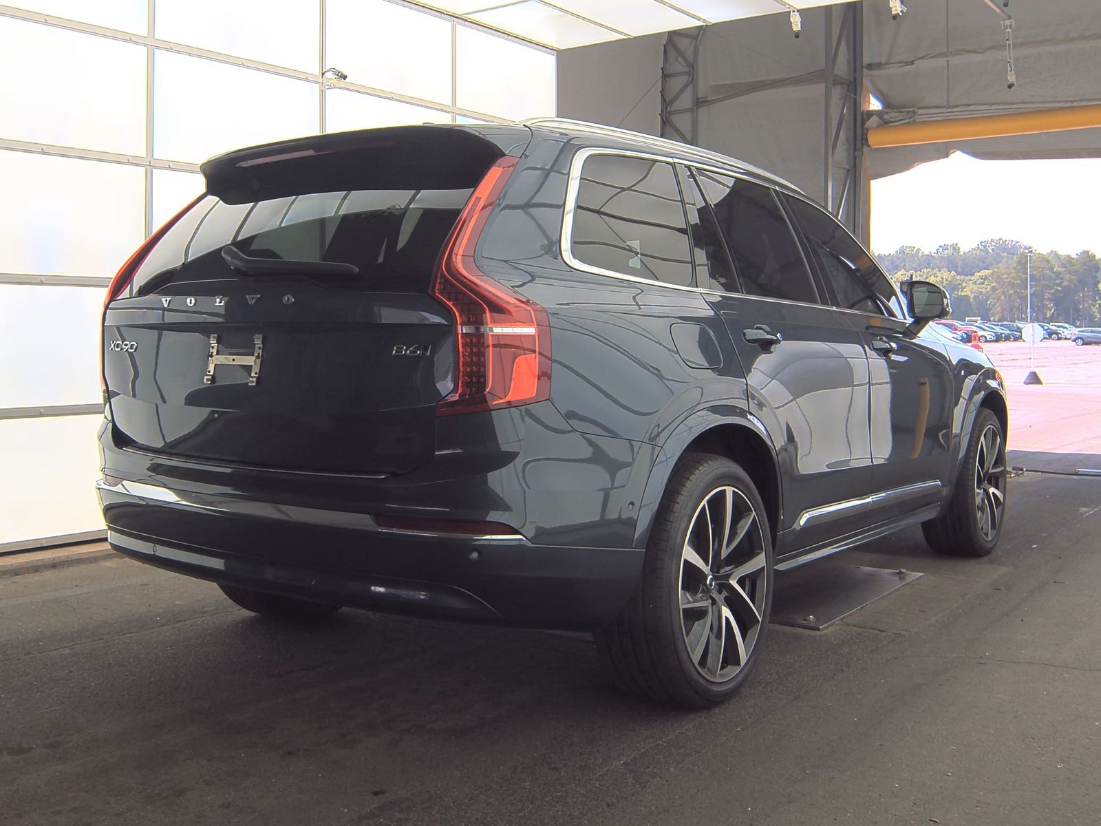 2023 Volvo XC90 B6 Plus AWD