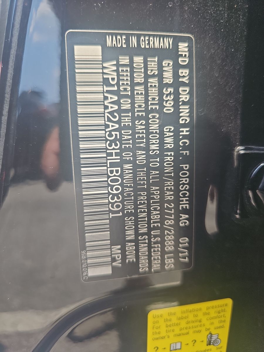 2017 Porsche Macan Base AWD