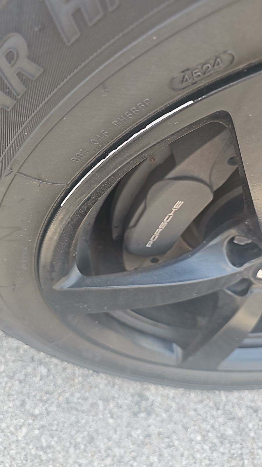 2017 Porsche Macan Base AWD