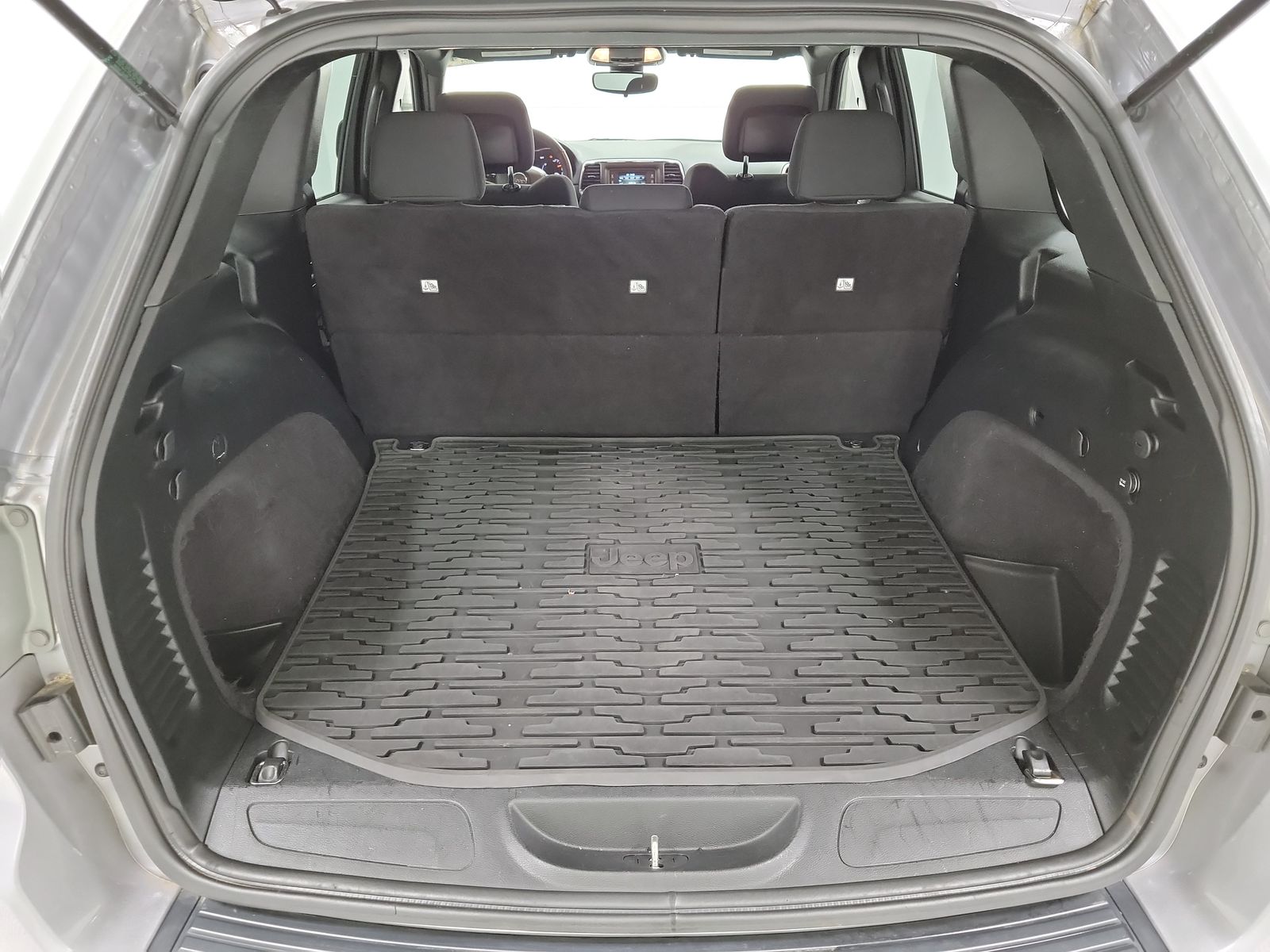 Jeep Grand Cherokee Laredo снимка Jeep Grand Cherokee Laredo