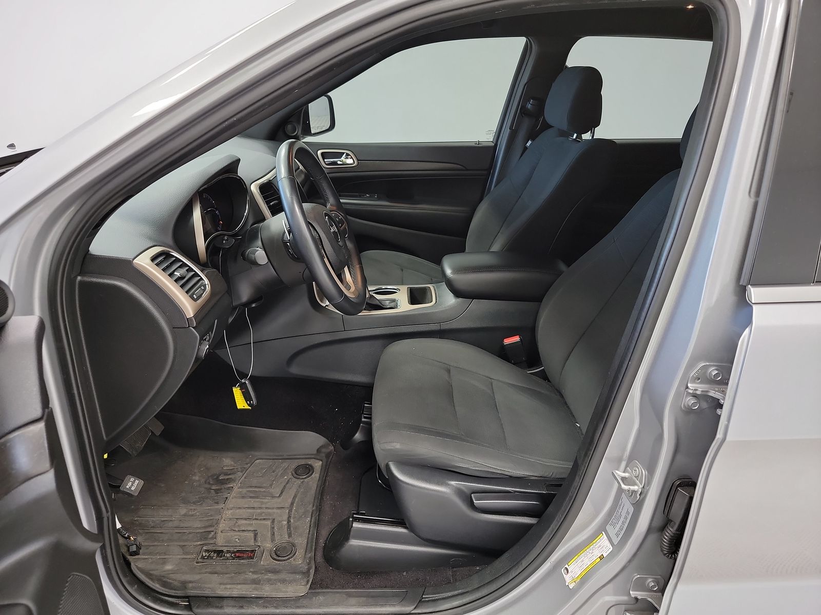 Jeep Grand Cherokee Laredo снимка Jeep Grand Cherokee Laredo