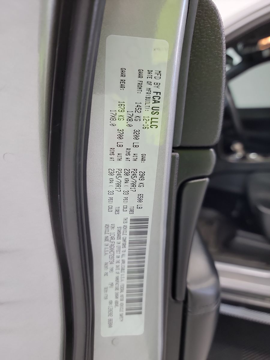 Jeep Grand Cherokee Laredo снимка Jeep Grand Cherokee Laredo