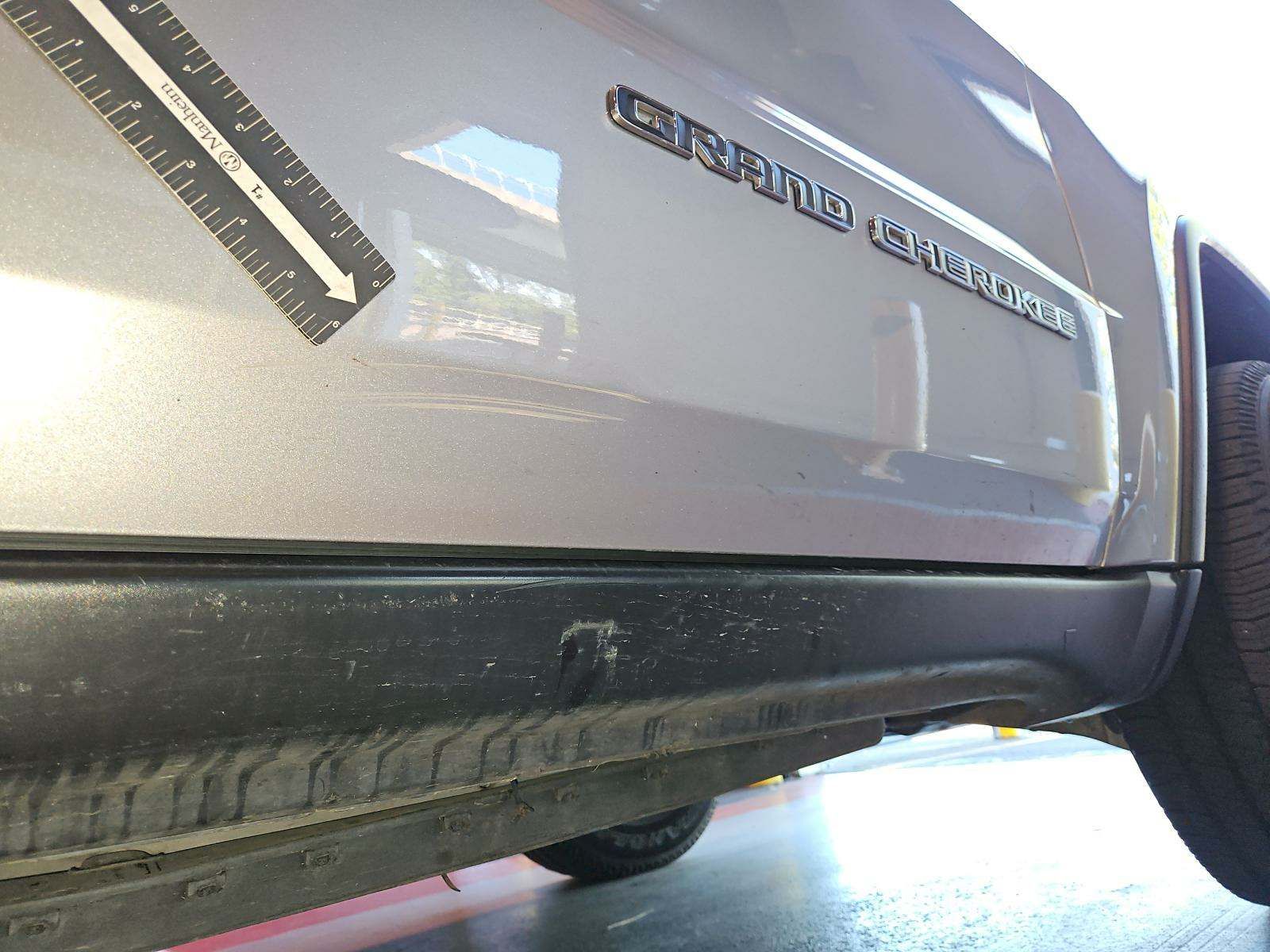 Jeep Grand Cherokee Laredo снимка Jeep Grand Cherokee Laredo