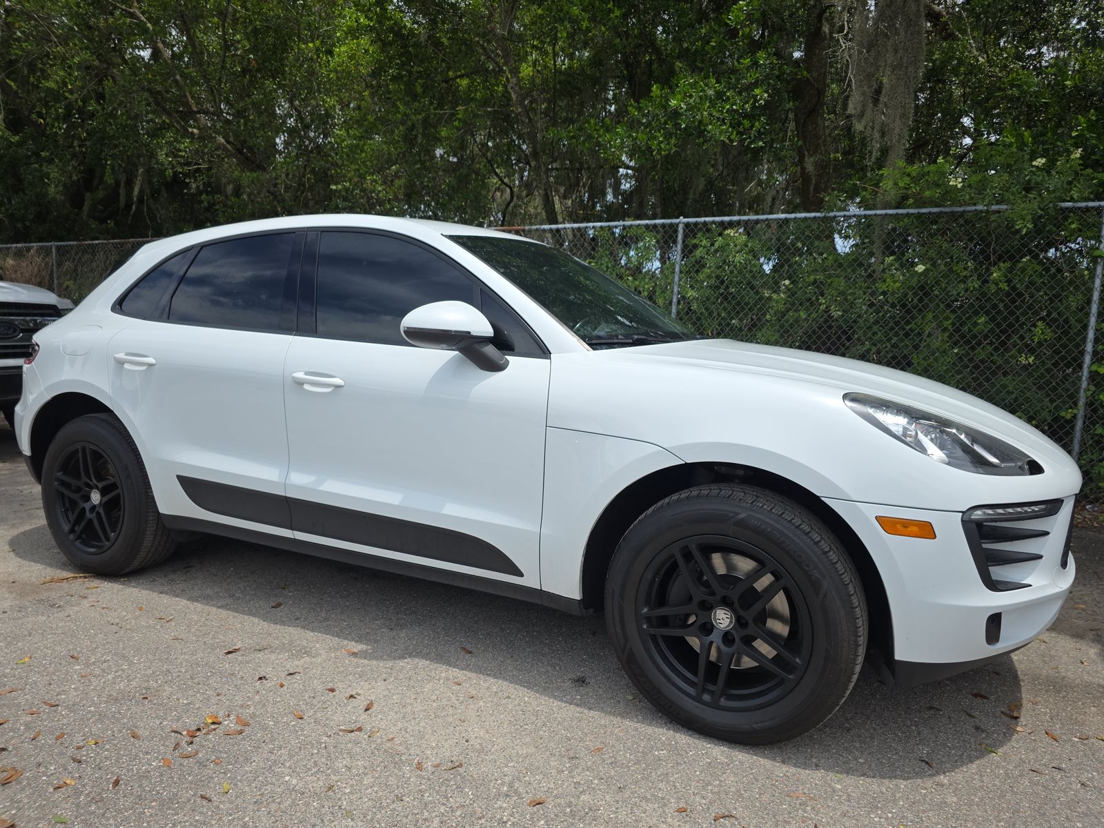 2017 Porsche Macan Base AWD