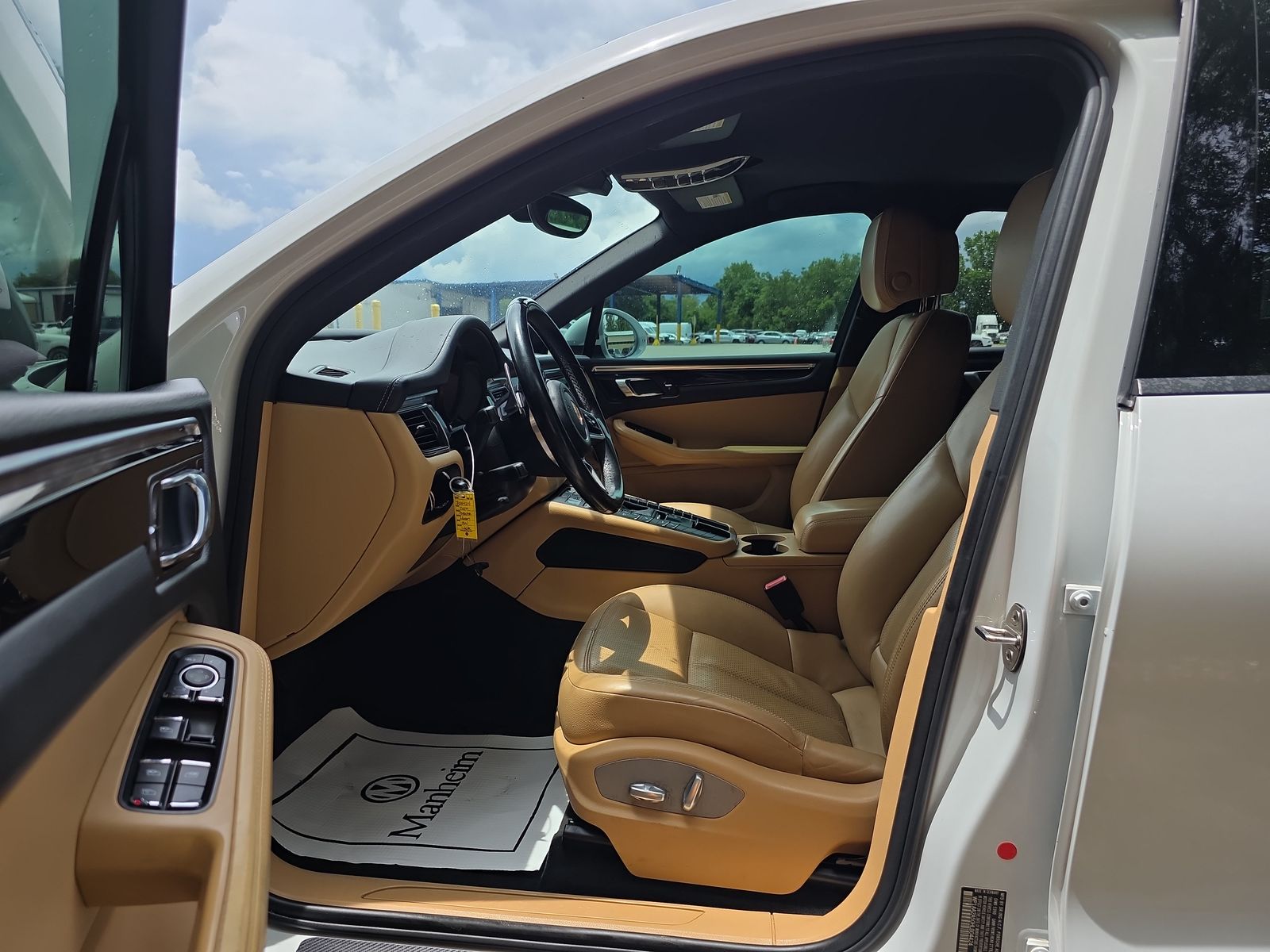 2017 Porsche Macan Base AWD