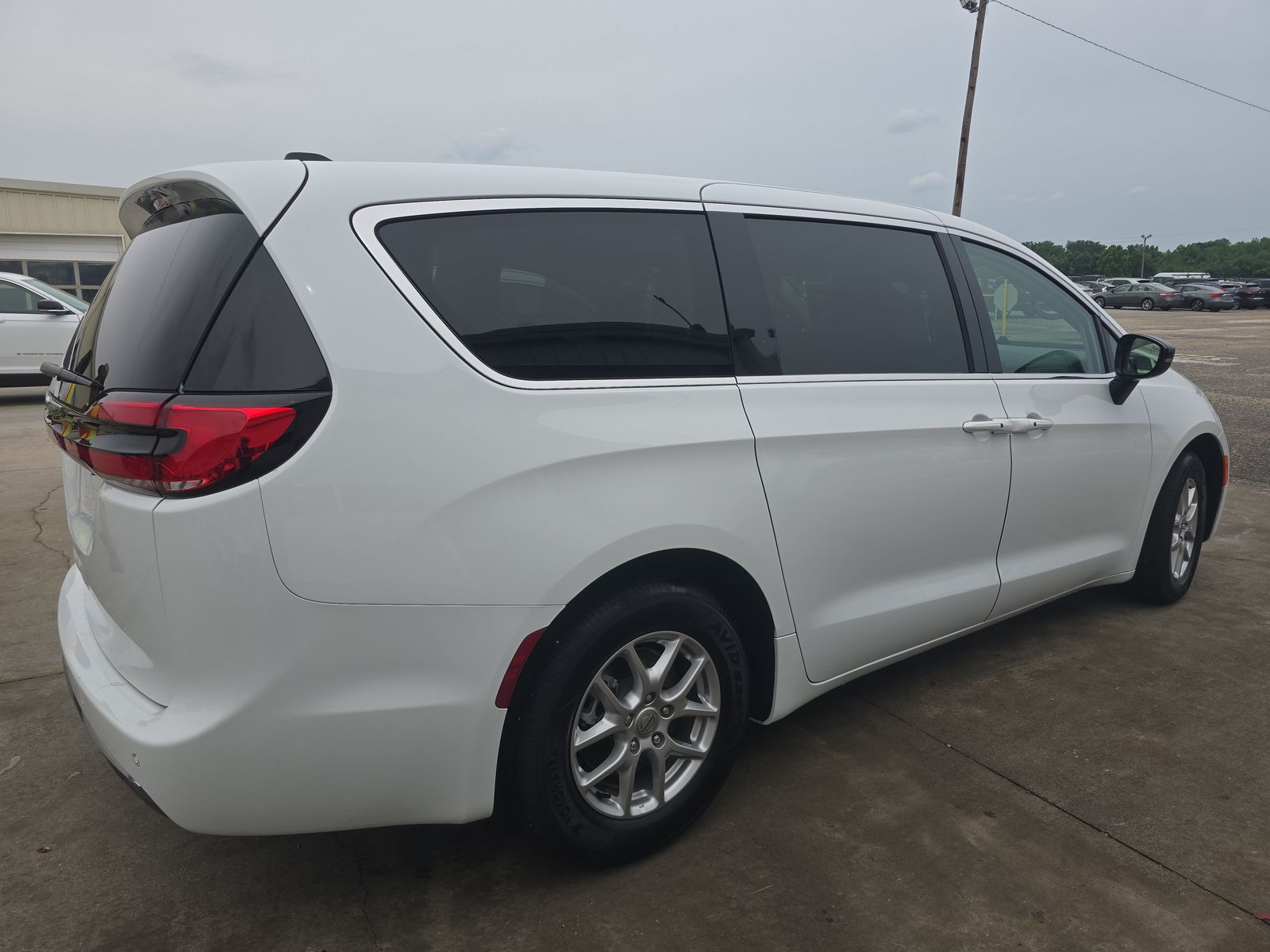 2024 Chrysler Pacifica Touring L FWD