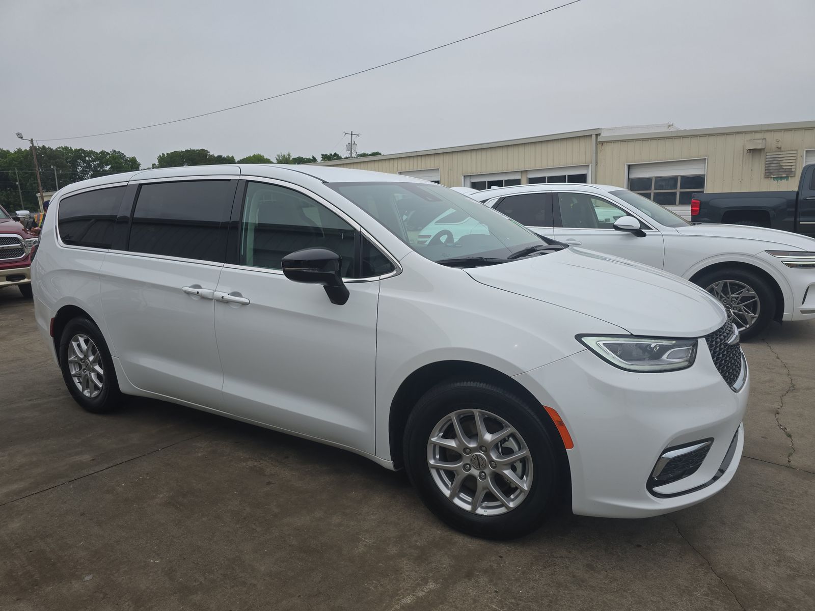 2024 Chrysler Pacifica Touring L FWD