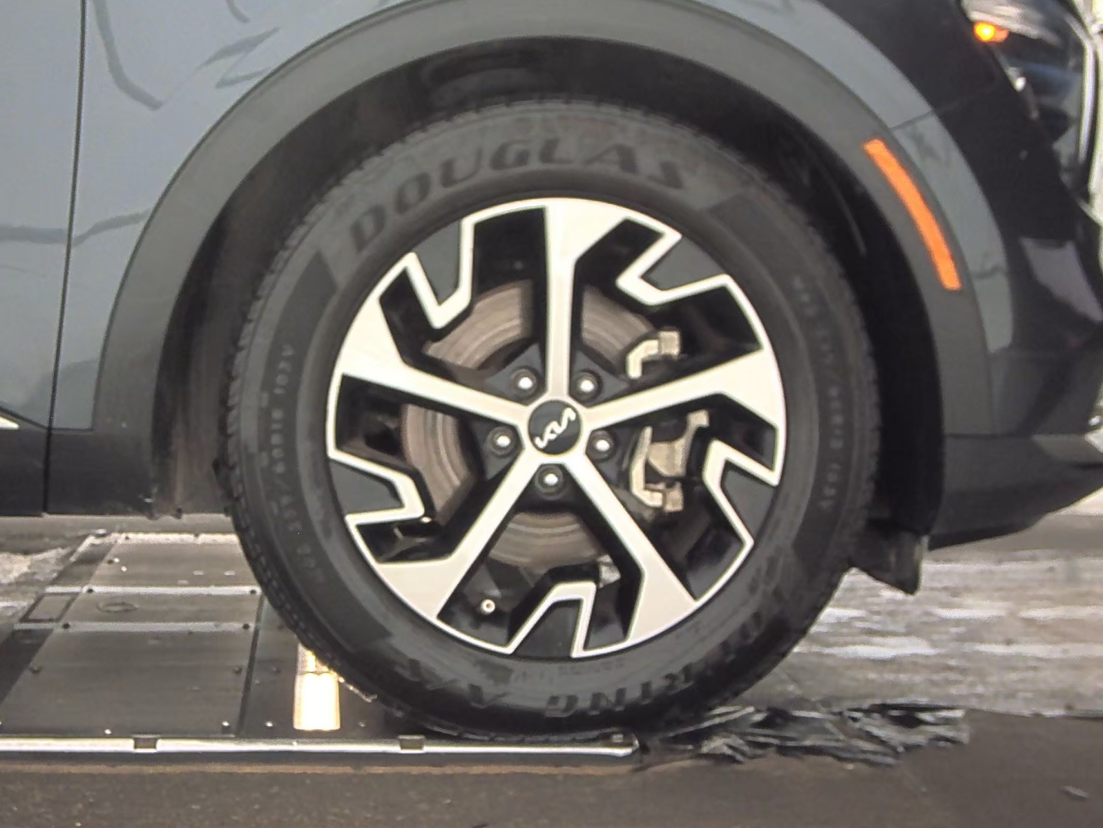 2023 Kia Sportage EX FWD