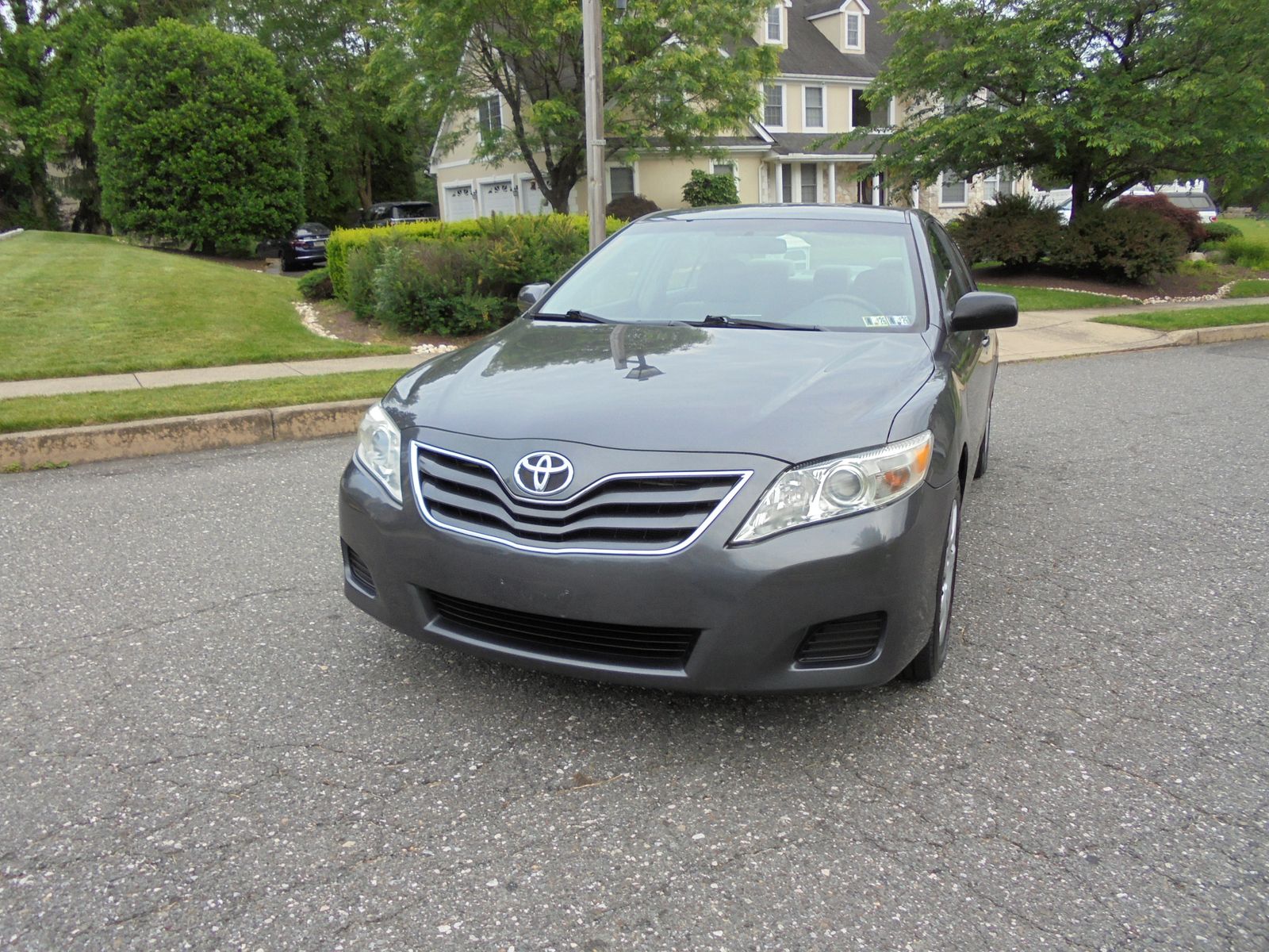 2011 Toyota Camry LE FWD